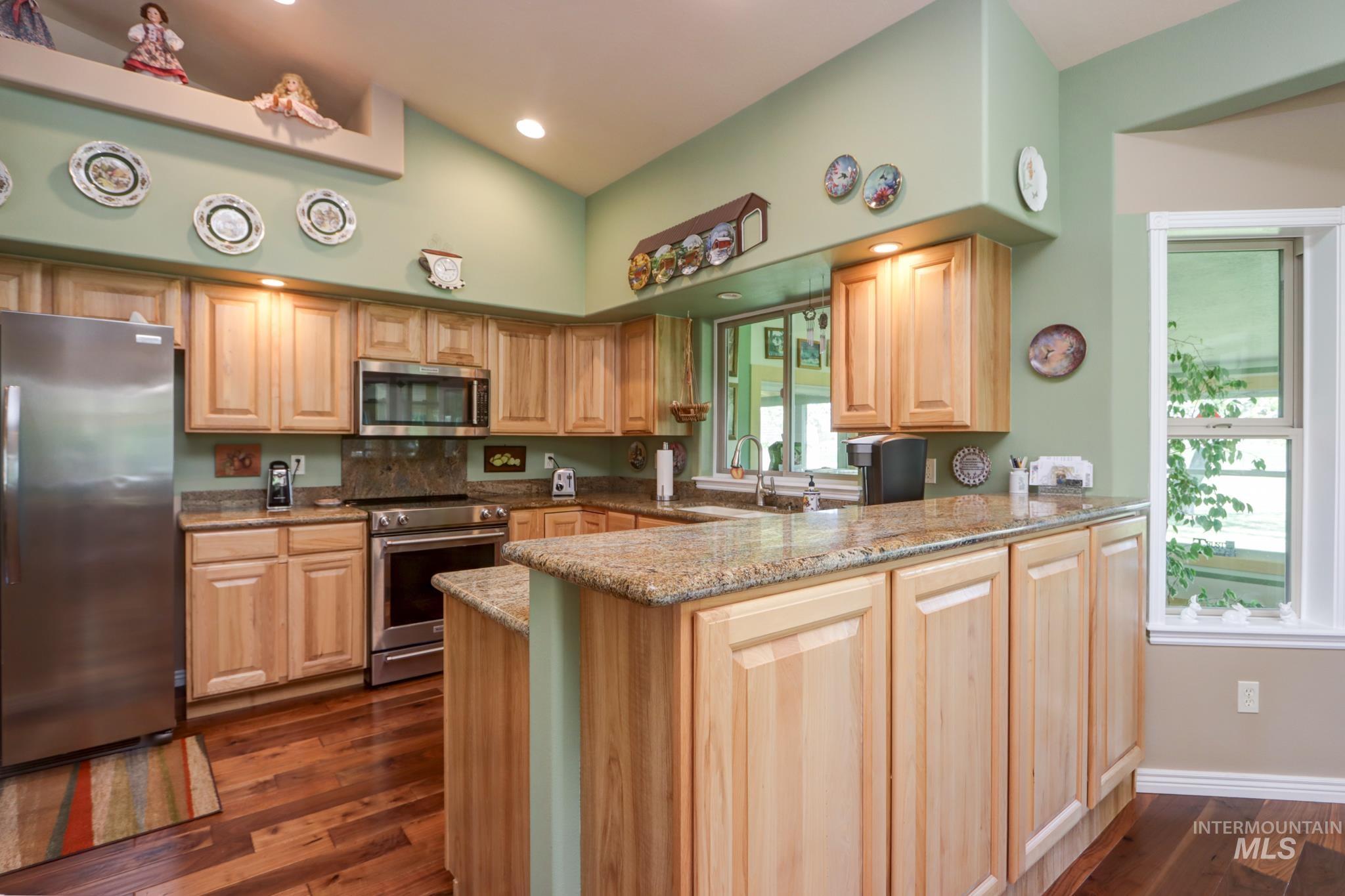 5442 Black Canyon Hwy, Emmett, Idaho 83617, 3 Bedrooms, 2 Bathrooms, Residential For Sale, Price $739,000, 98985482