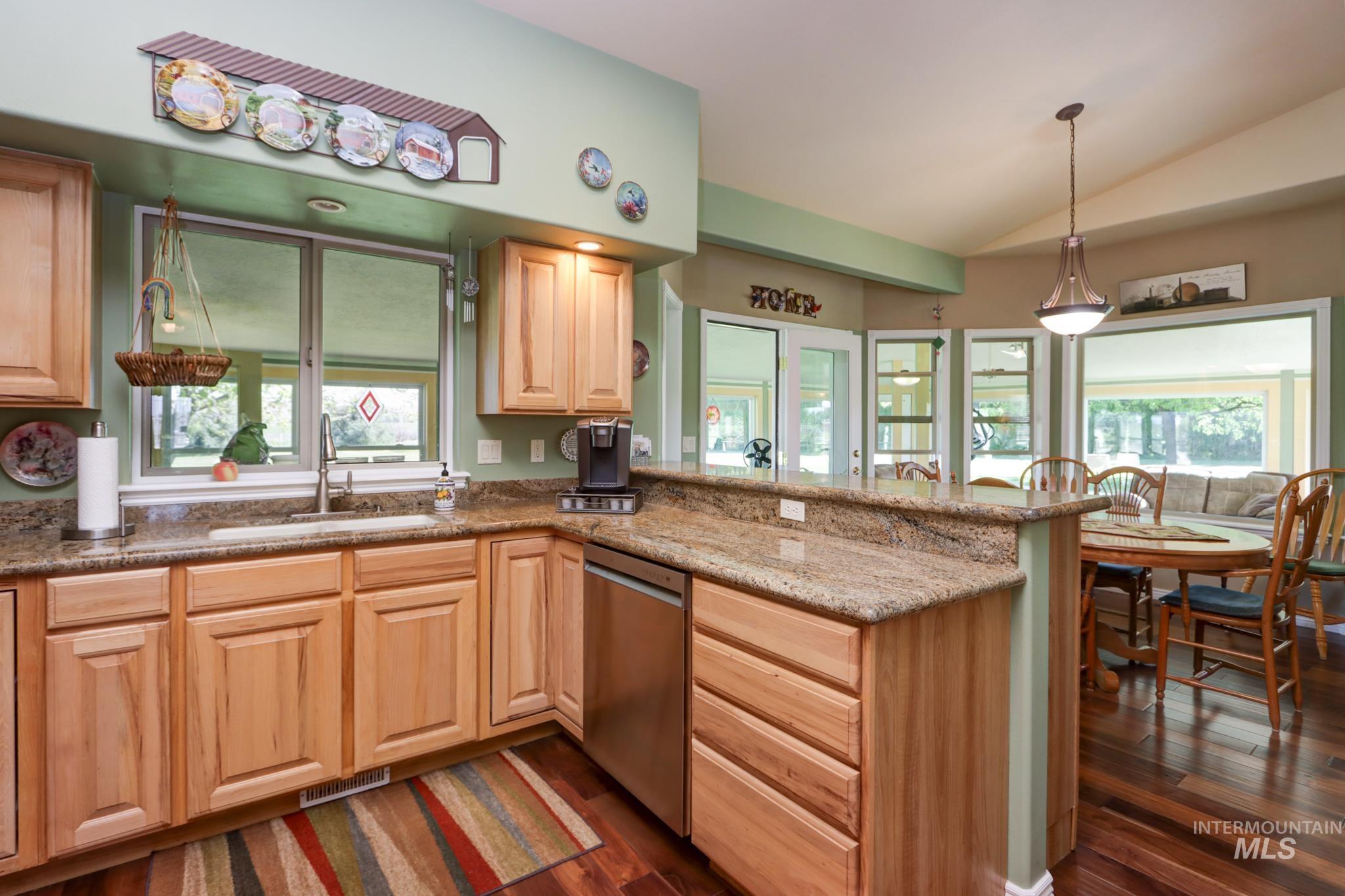 5442 Black Canyon Hwy, Emmett, Idaho 83617, 3 Bedrooms, 2 Bathrooms, Residential For Sale, Price $739,000, 98985482