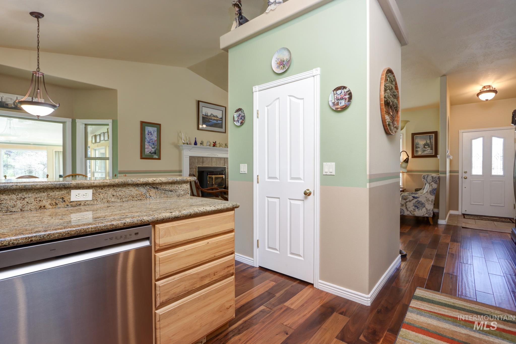 5442 Black Canyon Hwy, Emmett, Idaho 83617, 3 Bedrooms, 2 Bathrooms, Residential For Sale, Price $739,000, 98985482