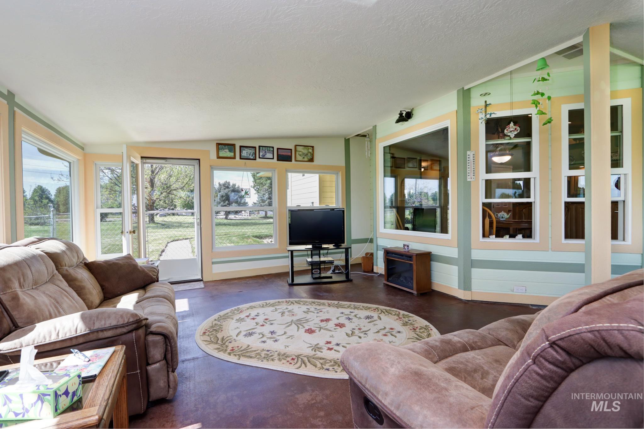 5442 Black Canyon Hwy, Emmett, Idaho 83617, 3 Bedrooms, 2 Bathrooms, Residential For Sale, Price $739,000, 98985482