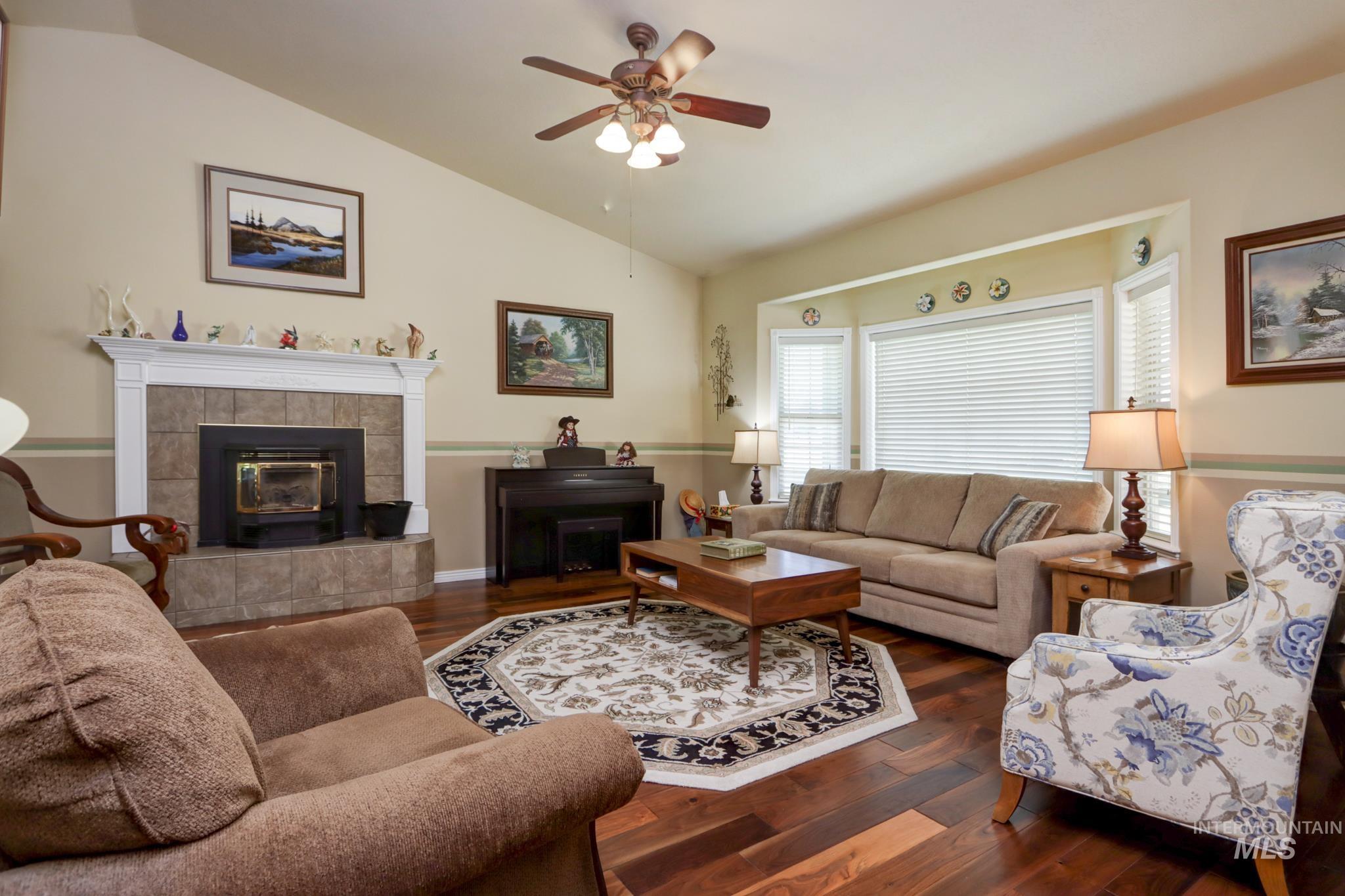 5442 Black Canyon Hwy, Emmett, Idaho 83617, 3 Bedrooms, 2 Bathrooms, Residential For Sale, Price $739,000, 98985482