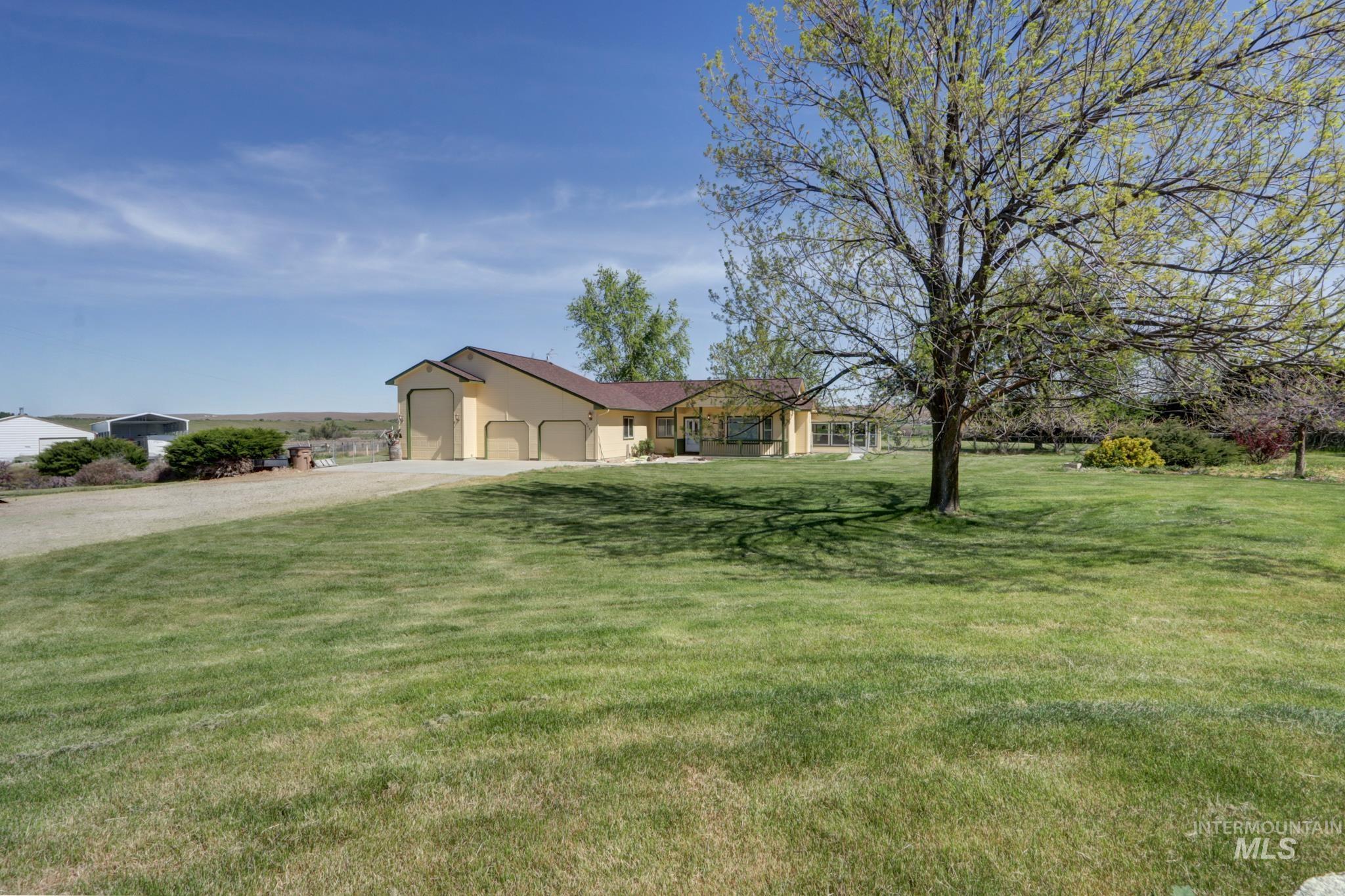 5442 Black Canyon Hwy, Emmett, Idaho 83617, 3 Bedrooms, 2 Bathrooms, Residential For Sale, Price $739,000, 98985482