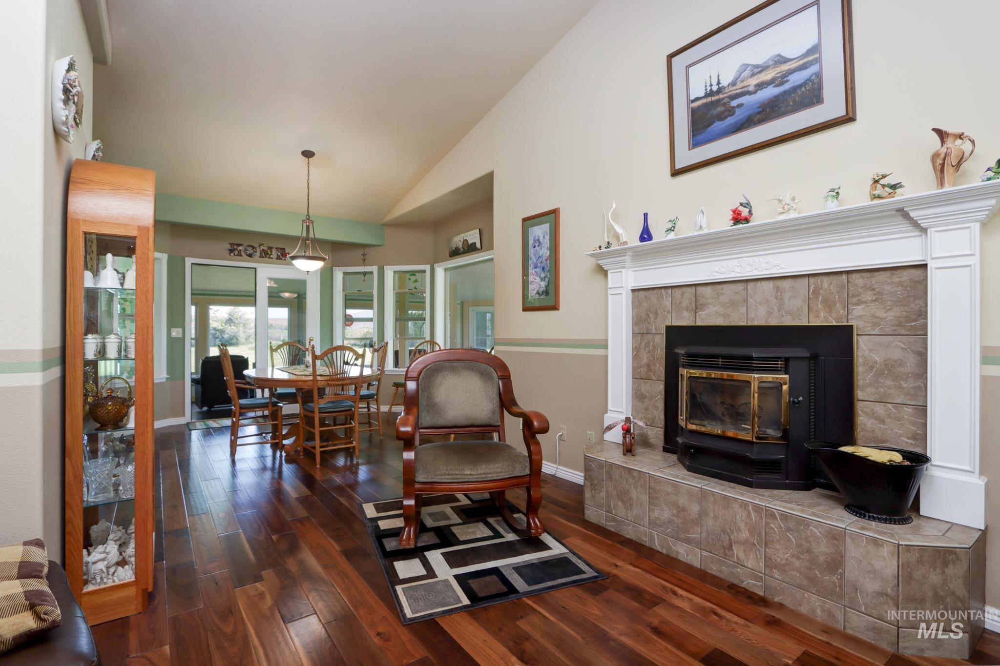 5442 Black Canyon Hwy, Emmett, Idaho 83617, 3 Bedrooms, 2 Bathrooms, Residential For Sale, Price $739,000, 98985482