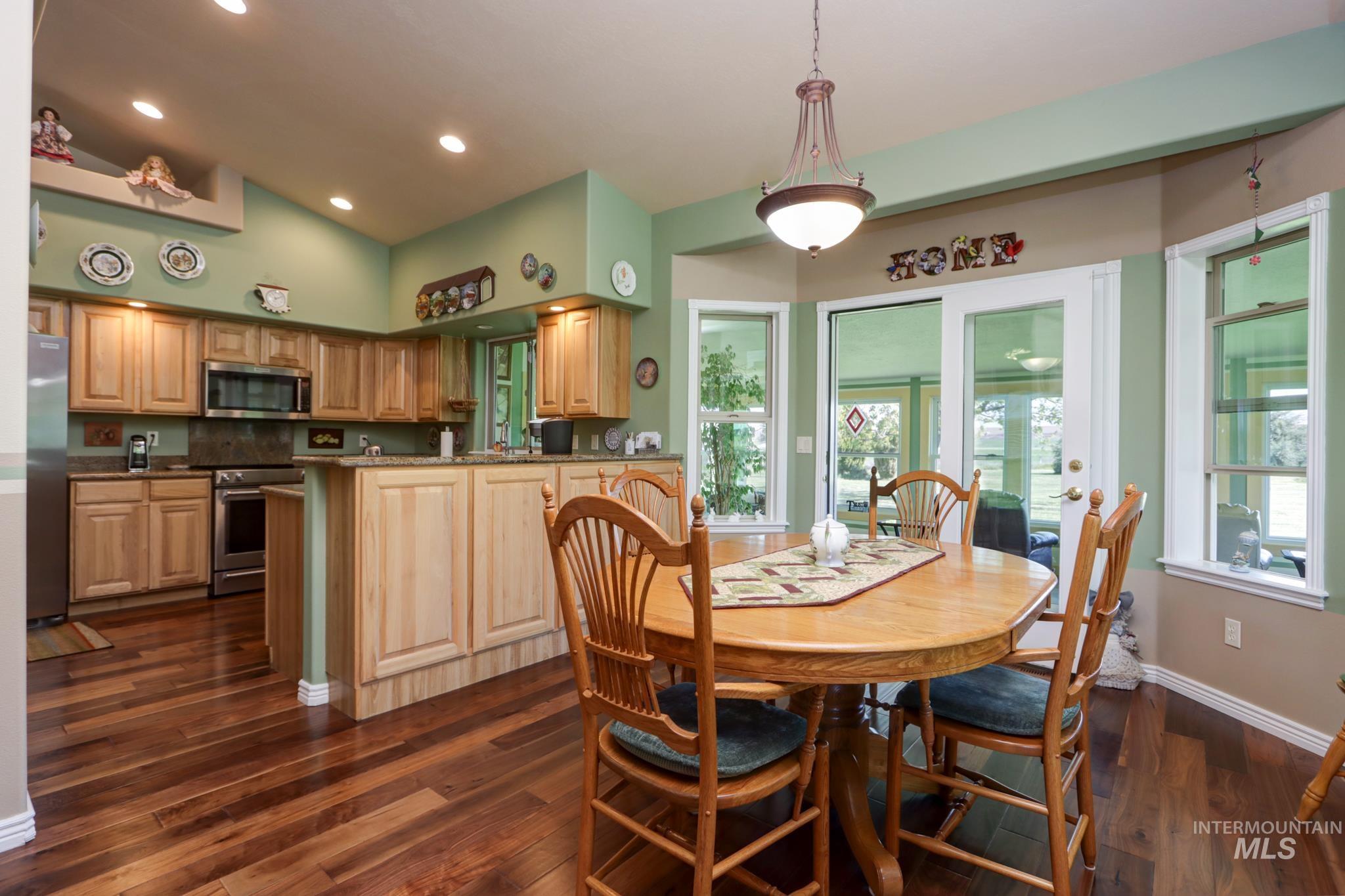 5442 Black Canyon Hwy, Emmett, Idaho 83617, 3 Bedrooms, 2 Bathrooms, Residential For Sale, Price $739,000, 98985482