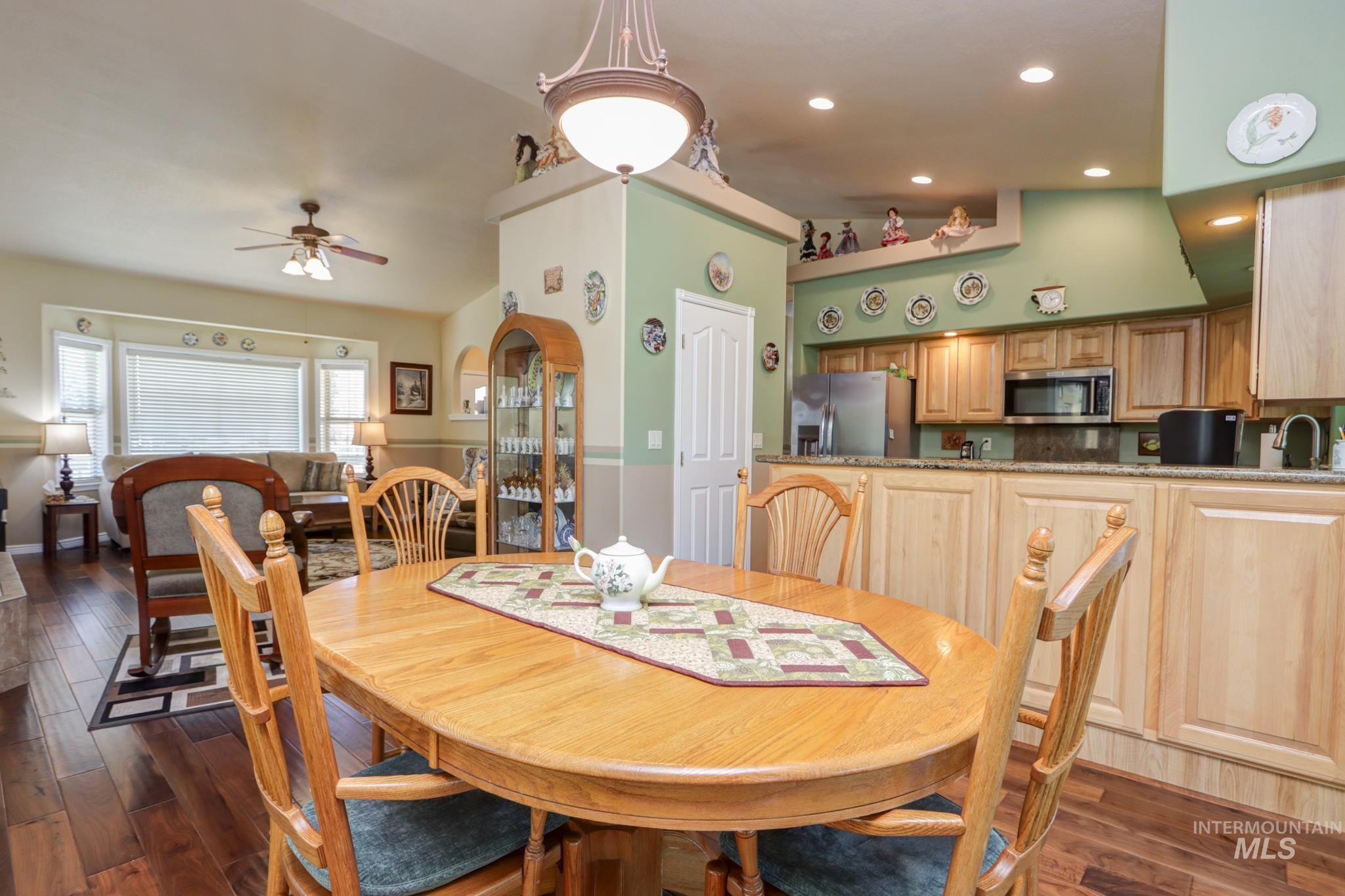 5442 Black Canyon Hwy, Emmett, Idaho 83617, 3 Bedrooms, 2 Bathrooms, Residential For Sale, Price $739,000, 98985482