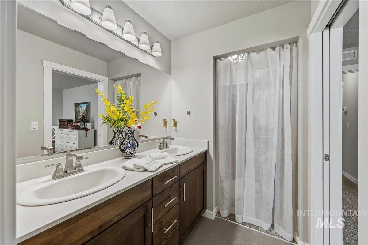 4115 E Blueberry St, Meridian, Idaho 83642, 3 Bedrooms, 2 Bathrooms, Residential For Sale, Price $429,900, 98985486