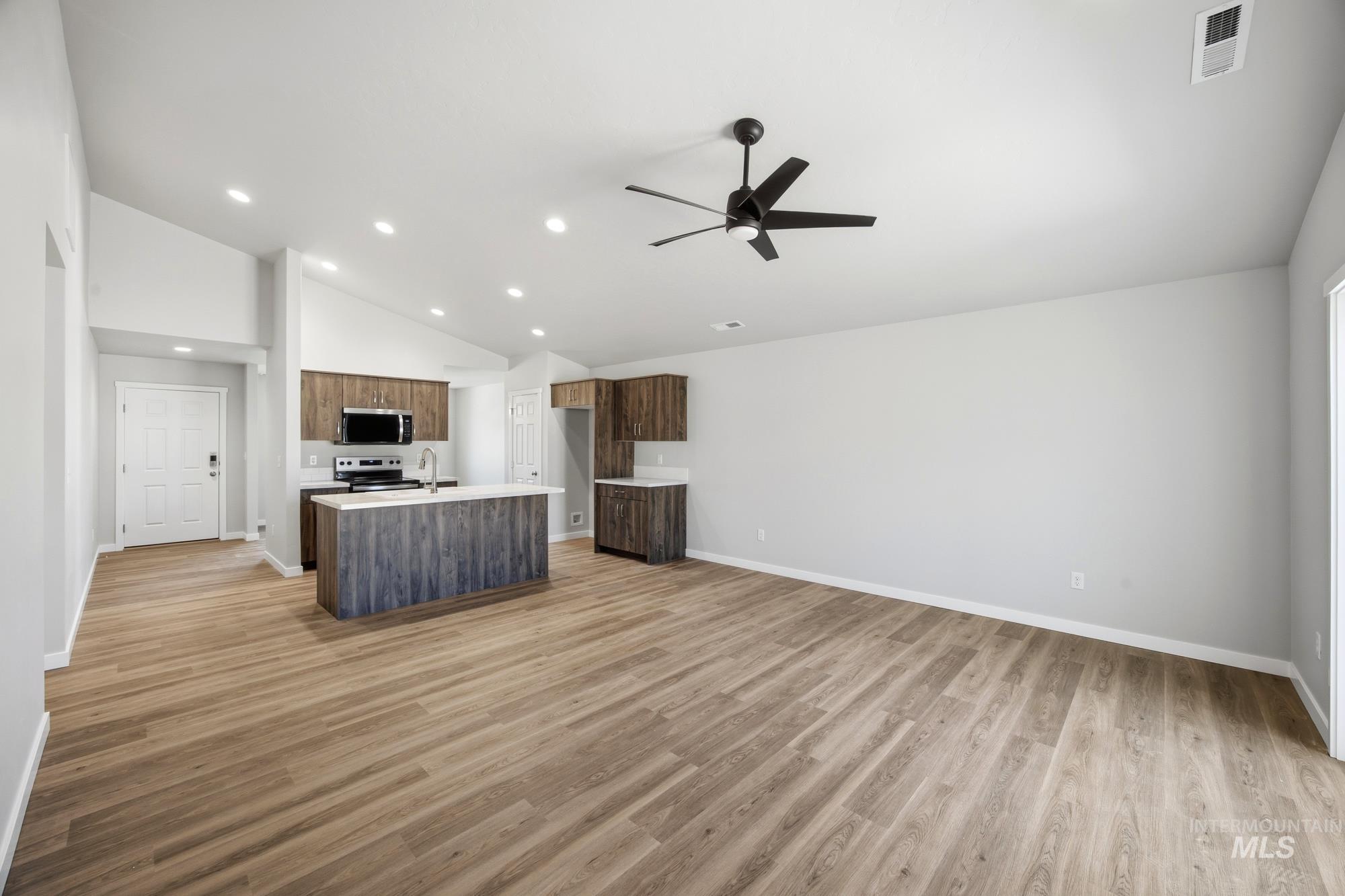 7116 E Marble Springs Dr, Nampa, Idaho 83687, 3 Bedrooms, 2 Bathrooms, Residential For Sale, Price $426,990, 98985487