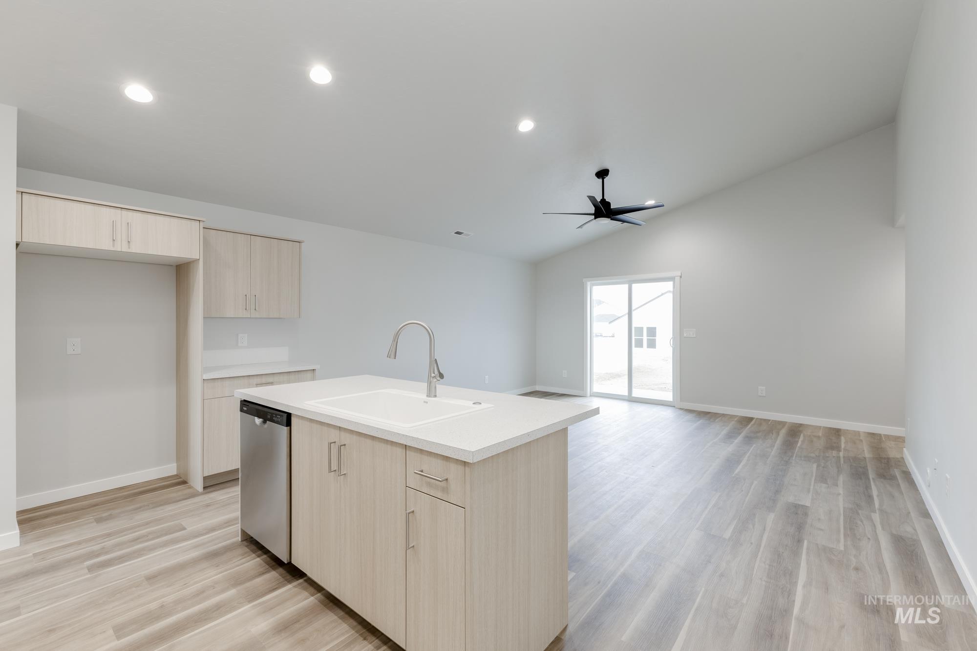7116 E Marble Springs Dr, Nampa, Idaho 83687, 3 Bedrooms, 2 Bathrooms, Residential For Sale, Price $426,990, 98985487