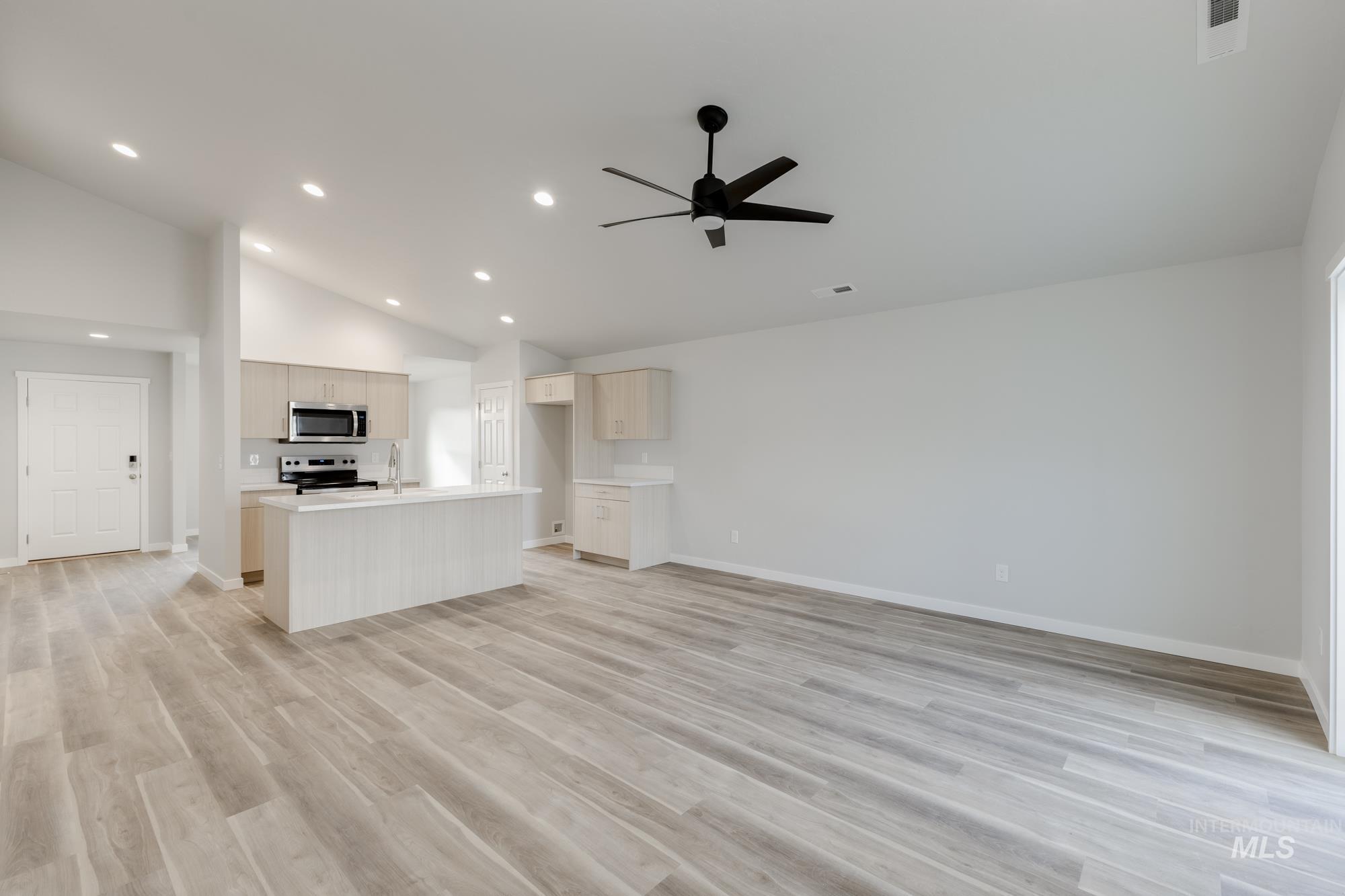 7116 E Marble Springs Dr, Nampa, Idaho 83687, 3 Bedrooms, 2 Bathrooms, Residential For Sale, Price $426,990, 98985487