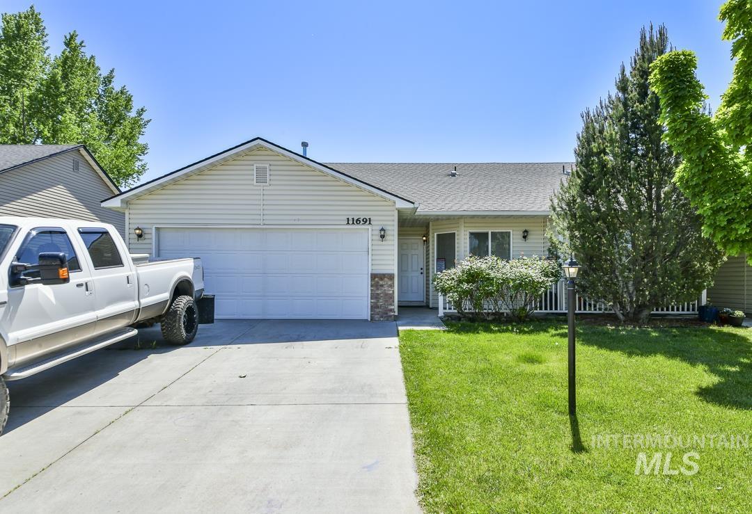 11691 W Blueberry Ave, Nampa, Idaho 83651, 3 Bedrooms, 2 Bathrooms, Residential For Sale, Price $324,900,MLS 98985491