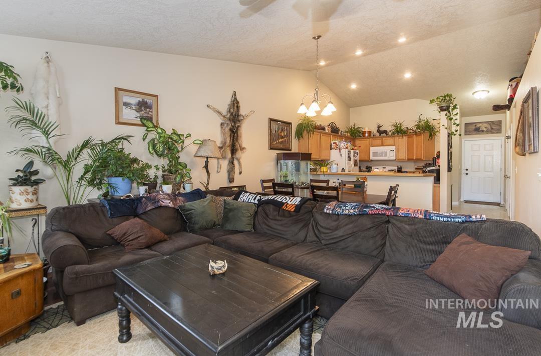 11691 W Blueberry Ave, Nampa, Idaho 83651, 3 Bedrooms, 2 Bathrooms, Residential For Sale, Price $324,900,MLS 98985491