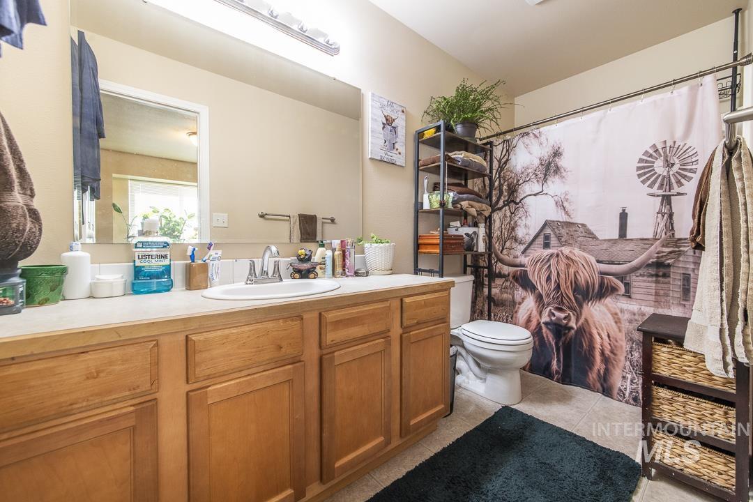11691 W Blueberry Ave, Nampa, Idaho 83651, 3 Bedrooms, 2 Bathrooms, Residential For Sale, Price $324,900,MLS 98985491