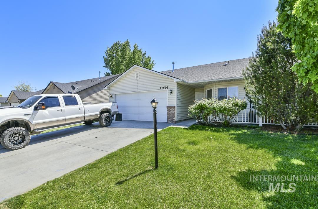 11691 W Blueberry Ave, Nampa, Idaho 83651, 3 Bedrooms, 2 Bathrooms, Residential For Sale, Price $324,900,MLS 98985491