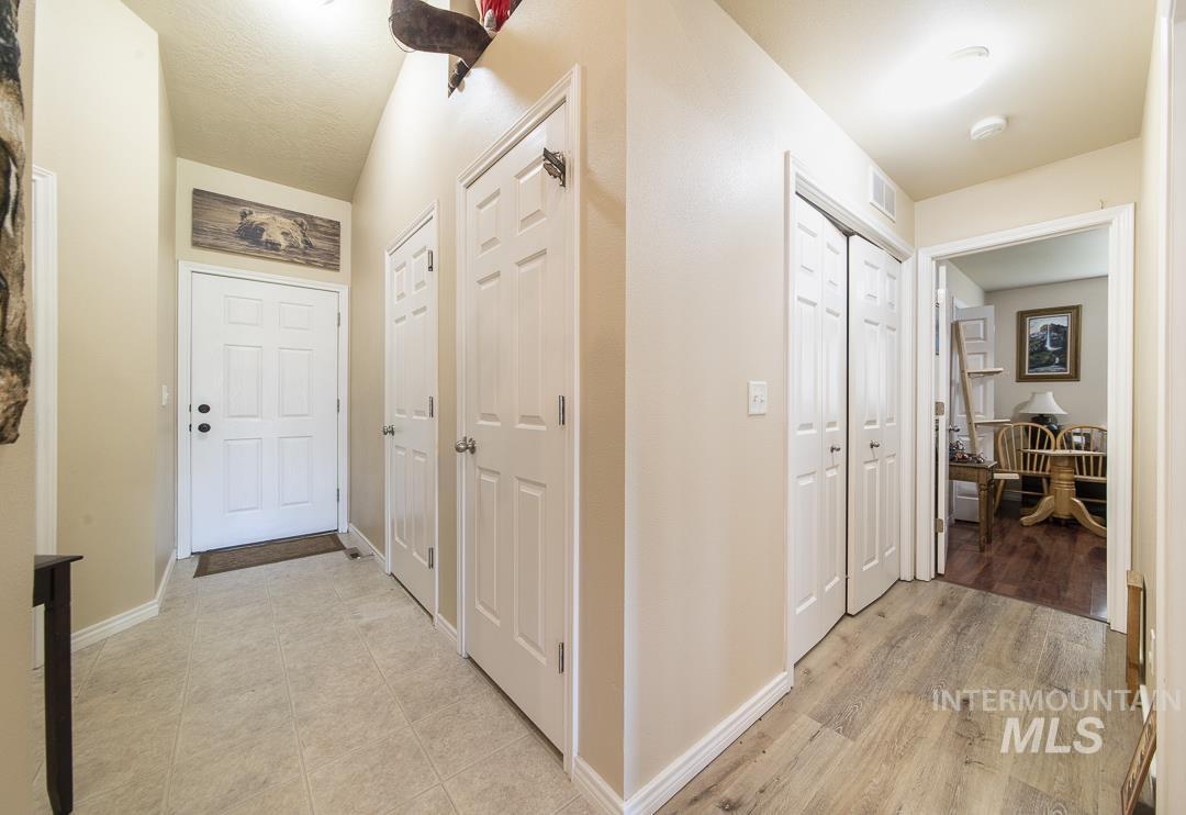 11691 W Blueberry Ave, Nampa, Idaho 83651, 3 Bedrooms, 2 Bathrooms, Residential For Sale, Price $324,900,MLS 98985491