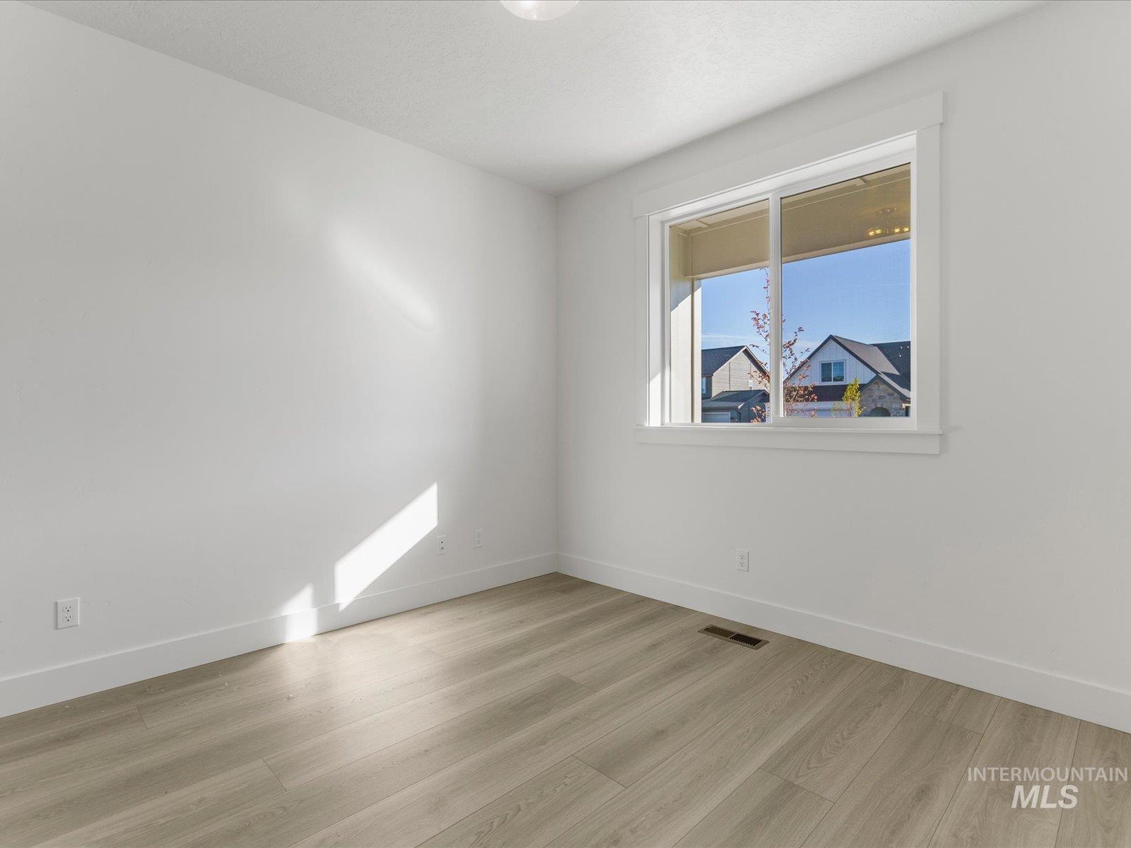 375 S Bumper Way, Boise, Idaho 83716, 4 Bedrooms, 2.5 Bathrooms, Residential For Sale, Price $599,900, 98985492