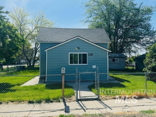 128 9th Ave. N., Nampa, Idaho 83687, 2 Bedrooms, 1 Bathroom, Residential For Sale, Price $249,900, 98985495