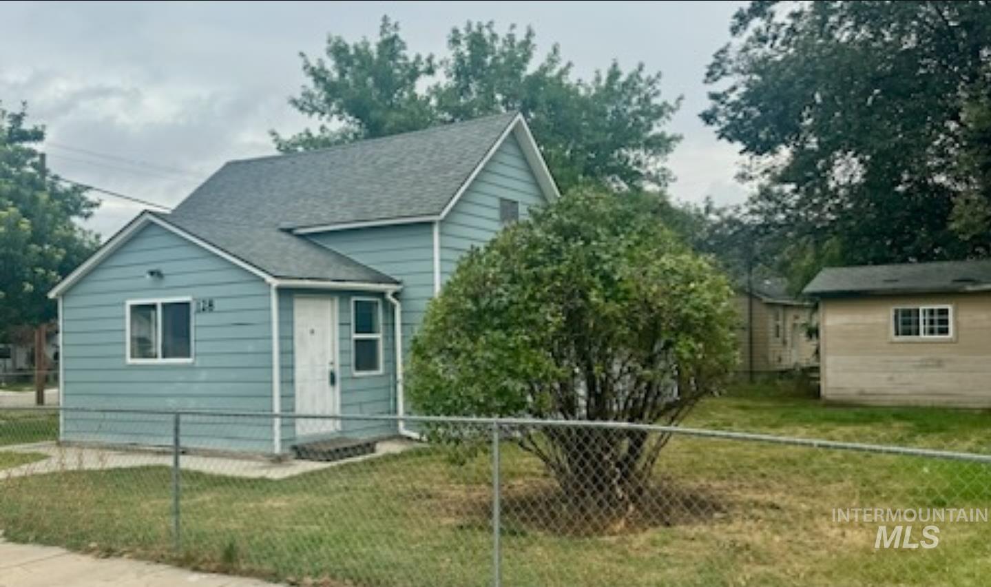 128 9th Ave. N., Nampa, Idaho 83687, 2 Bedrooms, 1 Bathroom, Residential For Sale, Price $269,900,MLS 98985495