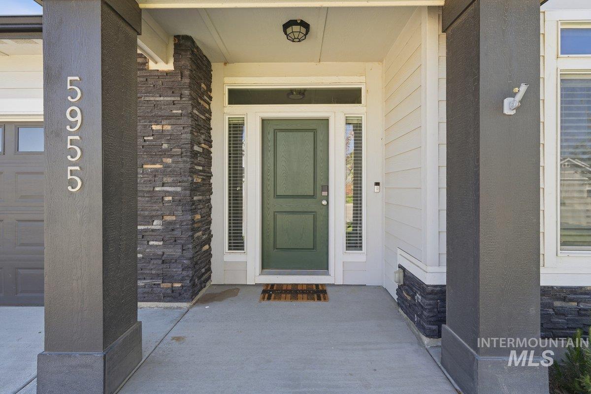 5955 S Chinook Way, Boise, Idaho 83709, 4 Bedrooms, 2.5 Bathrooms, Residential For Sale, Price $569,900, 98985496