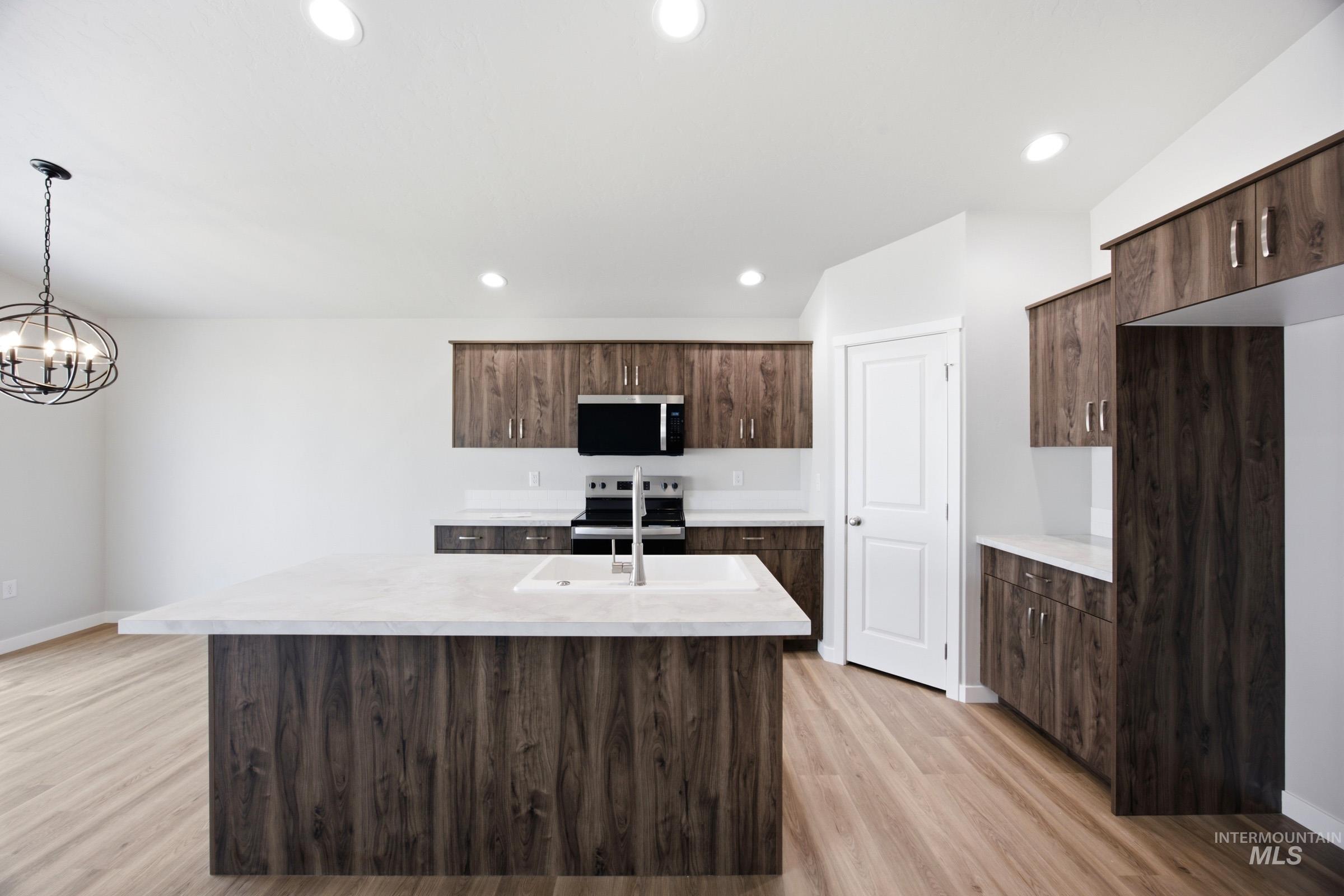 4319 Dayton St, Caldwell, Idaho 83605, 3 Bedrooms, 2 Bathrooms, Residential For Sale, Price $415,990, 98985500