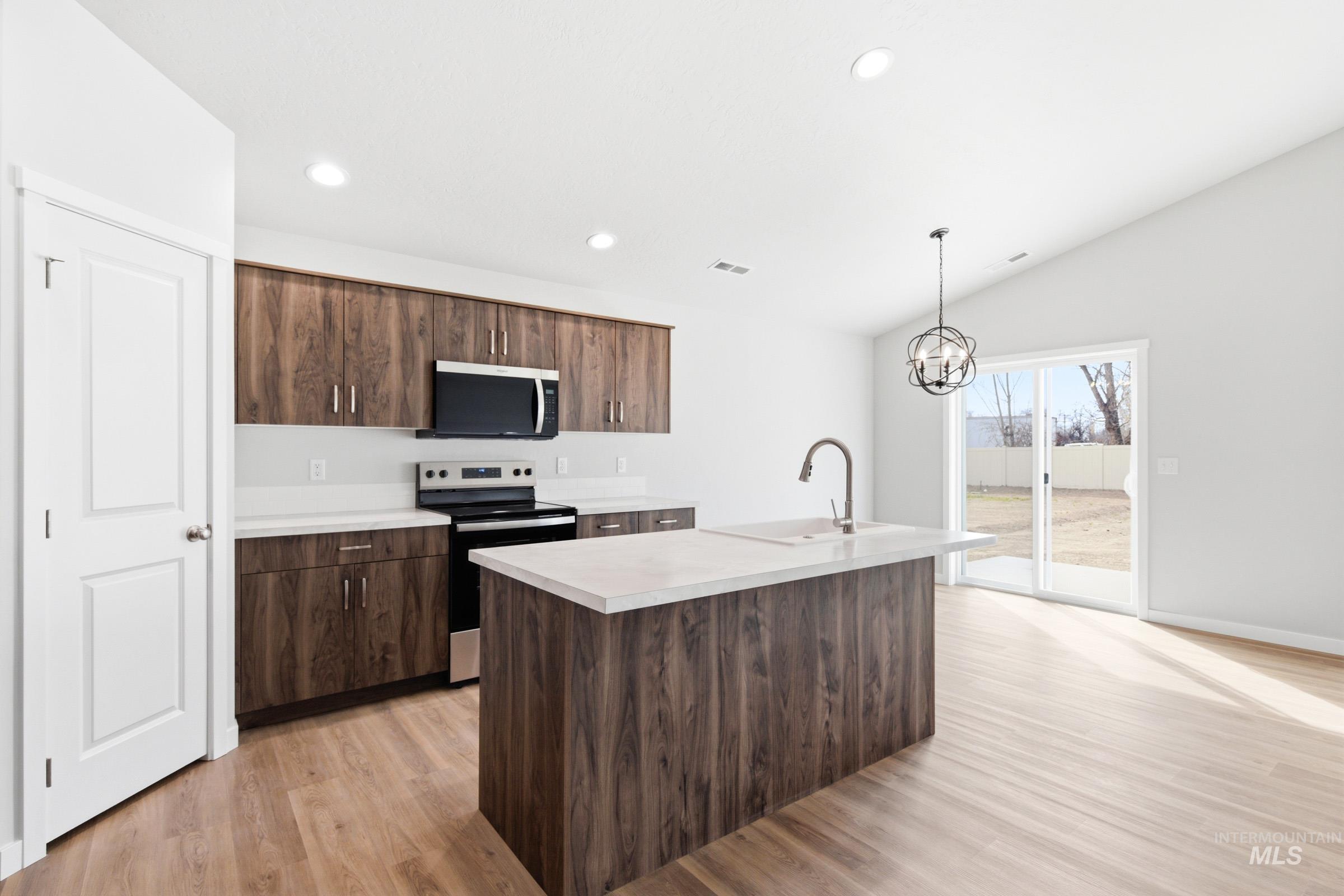 4319 Dayton St, Caldwell, Idaho 83605, 3 Bedrooms, 2 Bathrooms, Residential For Sale, Price $420,990, 98985500
