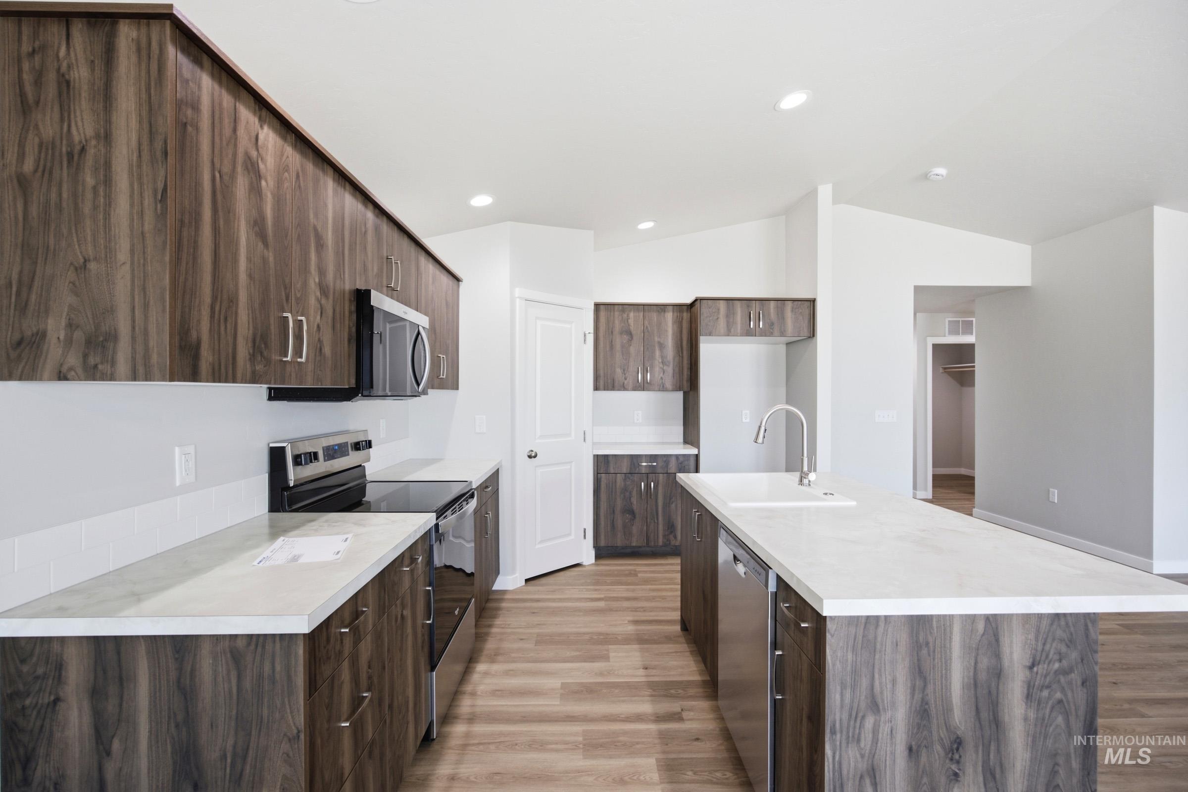 4319 Dayton St, Caldwell, Idaho 83605, 3 Bedrooms, 2 Bathrooms, Residential For Sale, Price $415,990, 98985500