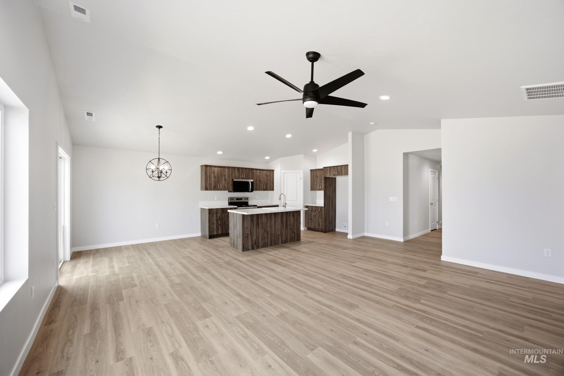 4319 Dayton St, Caldwell, Idaho 83605, 3 Bedrooms, 2 Bathrooms, Residential For Sale, Price $415,990, 98985500
