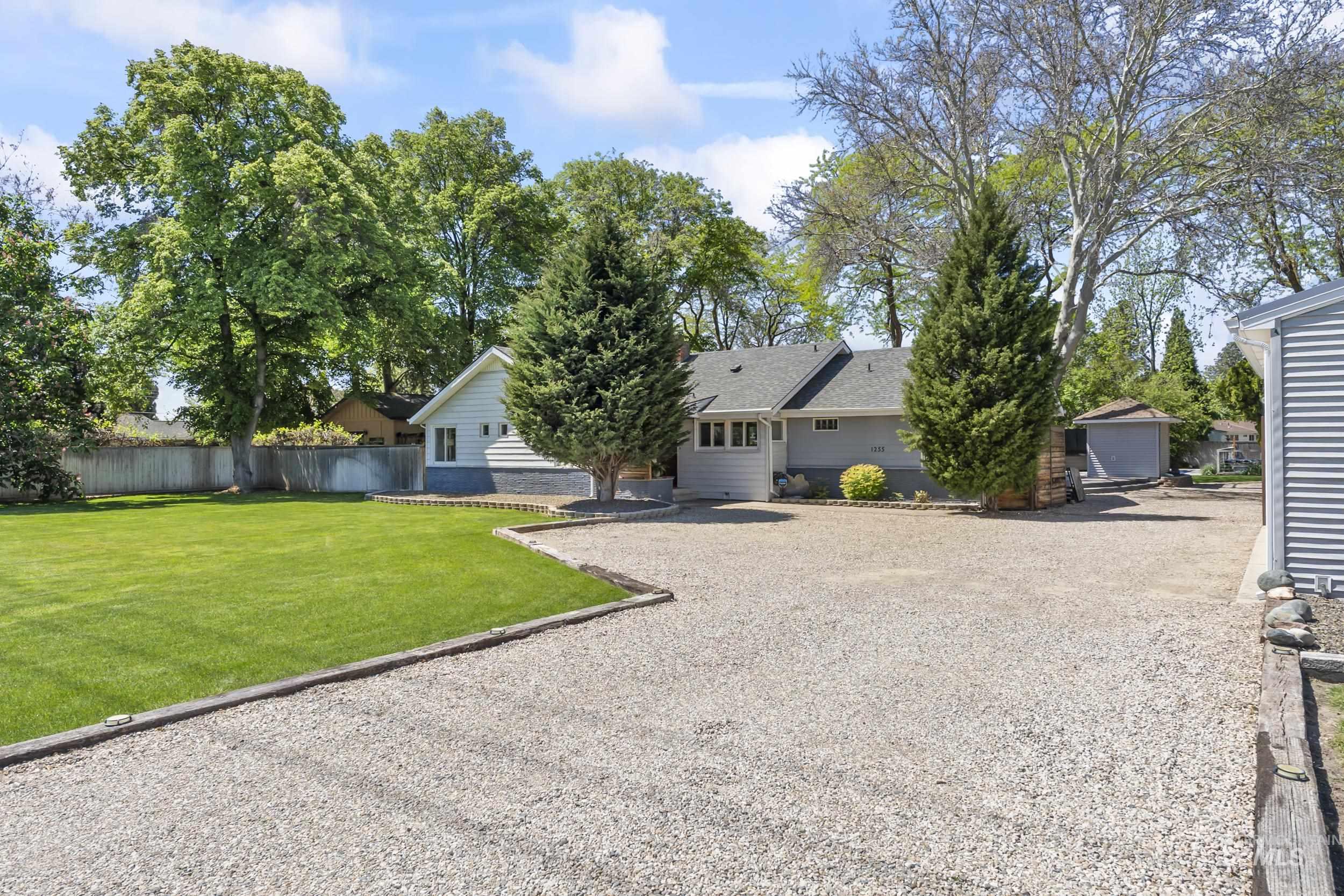 1255 S Cloverdale, Boise, Idaho 83709, 2 Bedrooms, 2 Bathrooms, Residential For Sale, Price $849,900,MLS 98985505