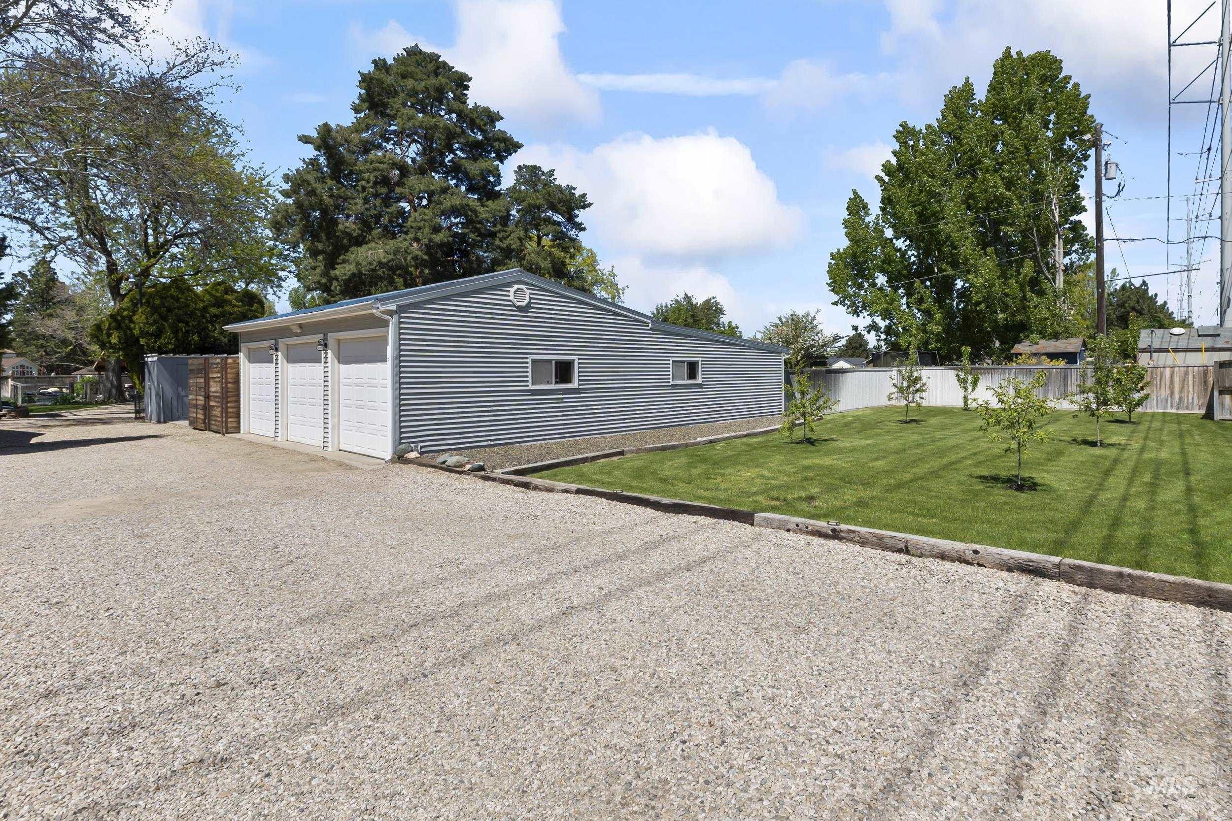 1255 S Cloverdale, Boise, Idaho 83709, 2 Bedrooms, 2 Bathrooms, Residential For Sale, Price $849,900,MLS 98985505