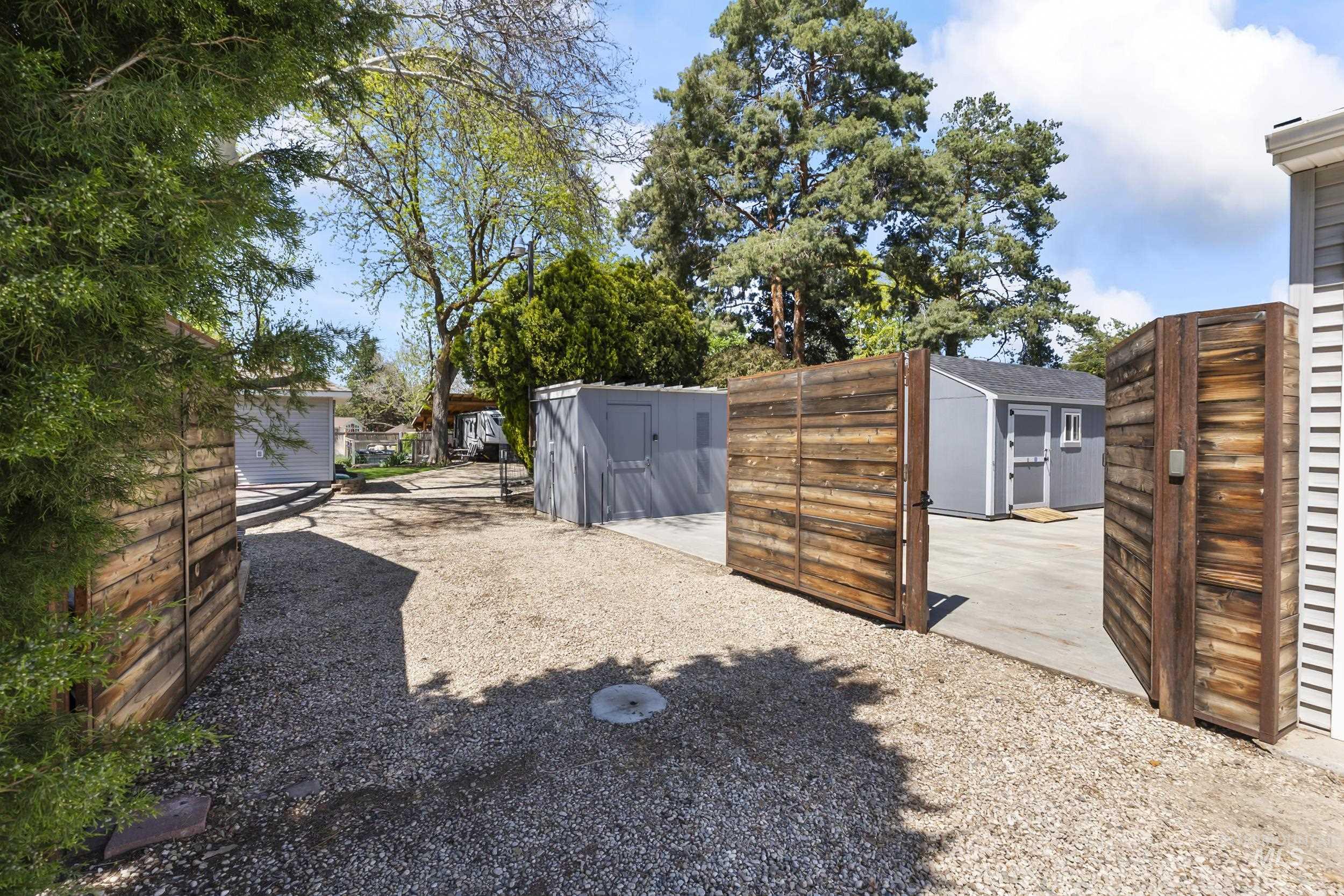 1255 S Cloverdale, Boise, Idaho 83709, 2 Bedrooms, 2 Bathrooms, Residential For Sale, Price $849,900,MLS 98985505