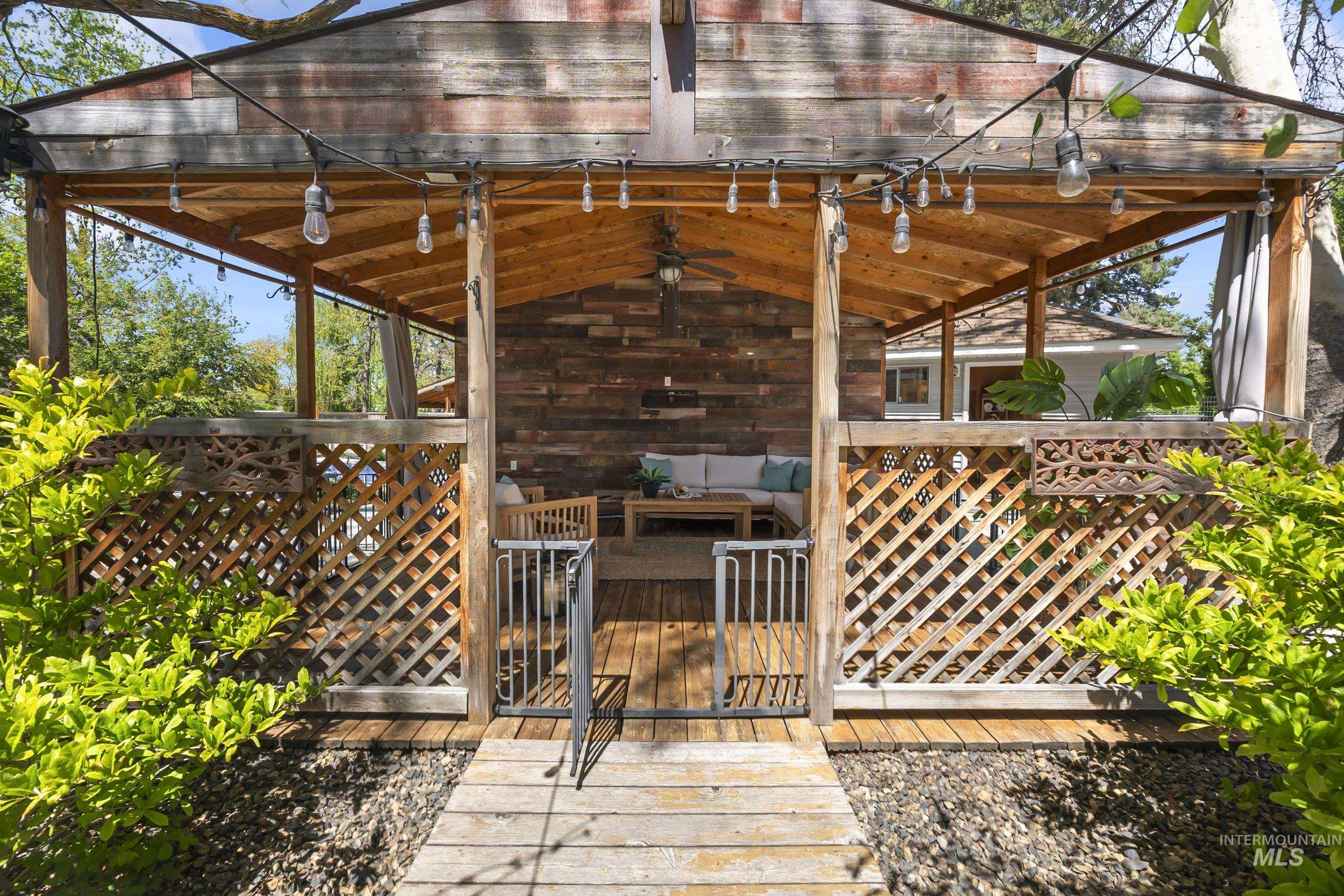 1255 S Cloverdale, Boise, Idaho 83709, 2 Bedrooms, 2 Bathrooms, Residential For Sale, Price $849,900,MLS 98985505