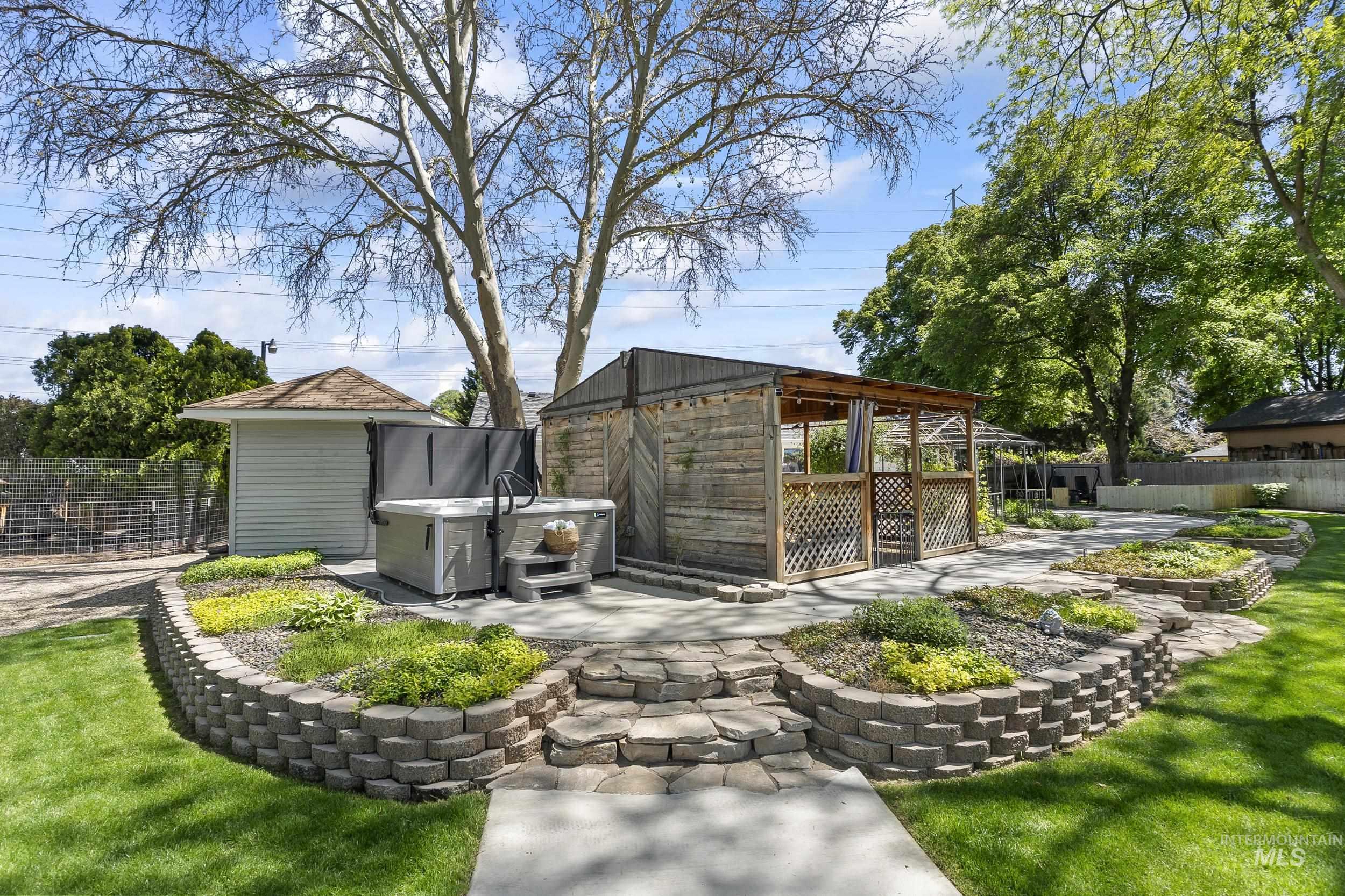 1255 S Cloverdale, Boise, Idaho 83709, 2 Bedrooms, 2 Bathrooms, Residential For Sale, Price $849,900,MLS 98985505