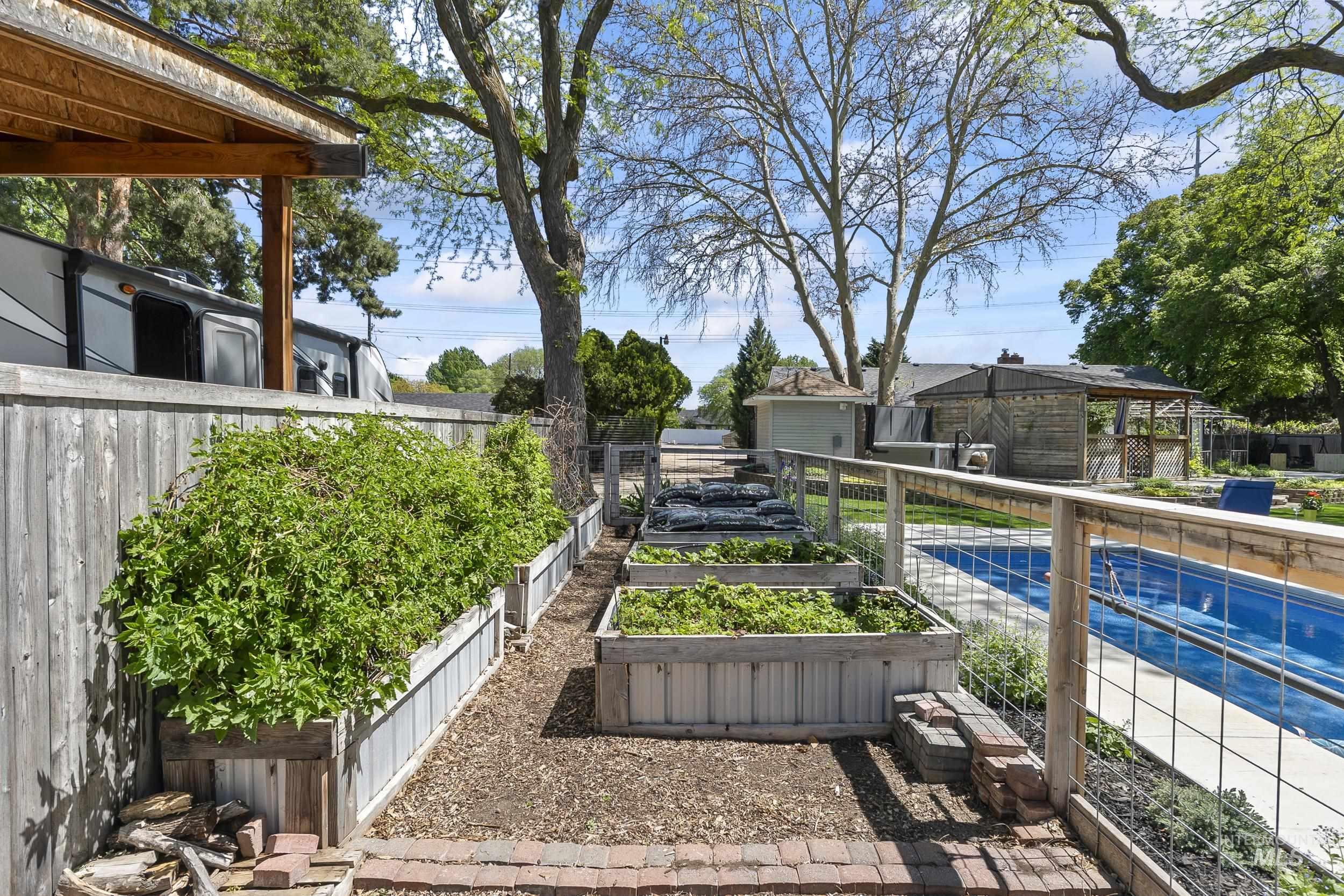 1255 S Cloverdale, Boise, Idaho 83709, 2 Bedrooms, 2 Bathrooms, Residential For Sale, Price $849,900,MLS 98985505