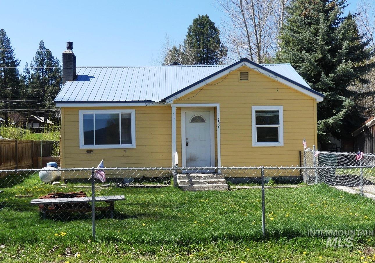109 S Idaho Street, Cascade, Idaho 83611, 4 Bedrooms, 2 Bathrooms, Residential For Sale, Price $479,000, 98985506