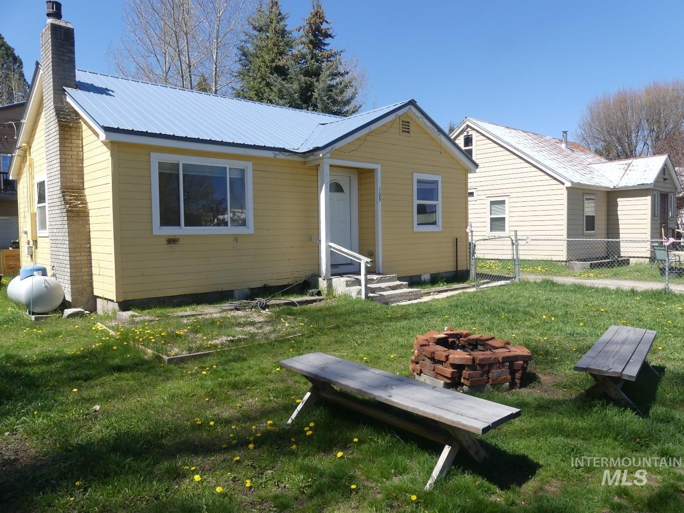 109 S Idaho Street, Cascade, Idaho 83611, 4 Bedrooms, 2 Bathrooms, Residential For Sale, Price $479,000, 98985506