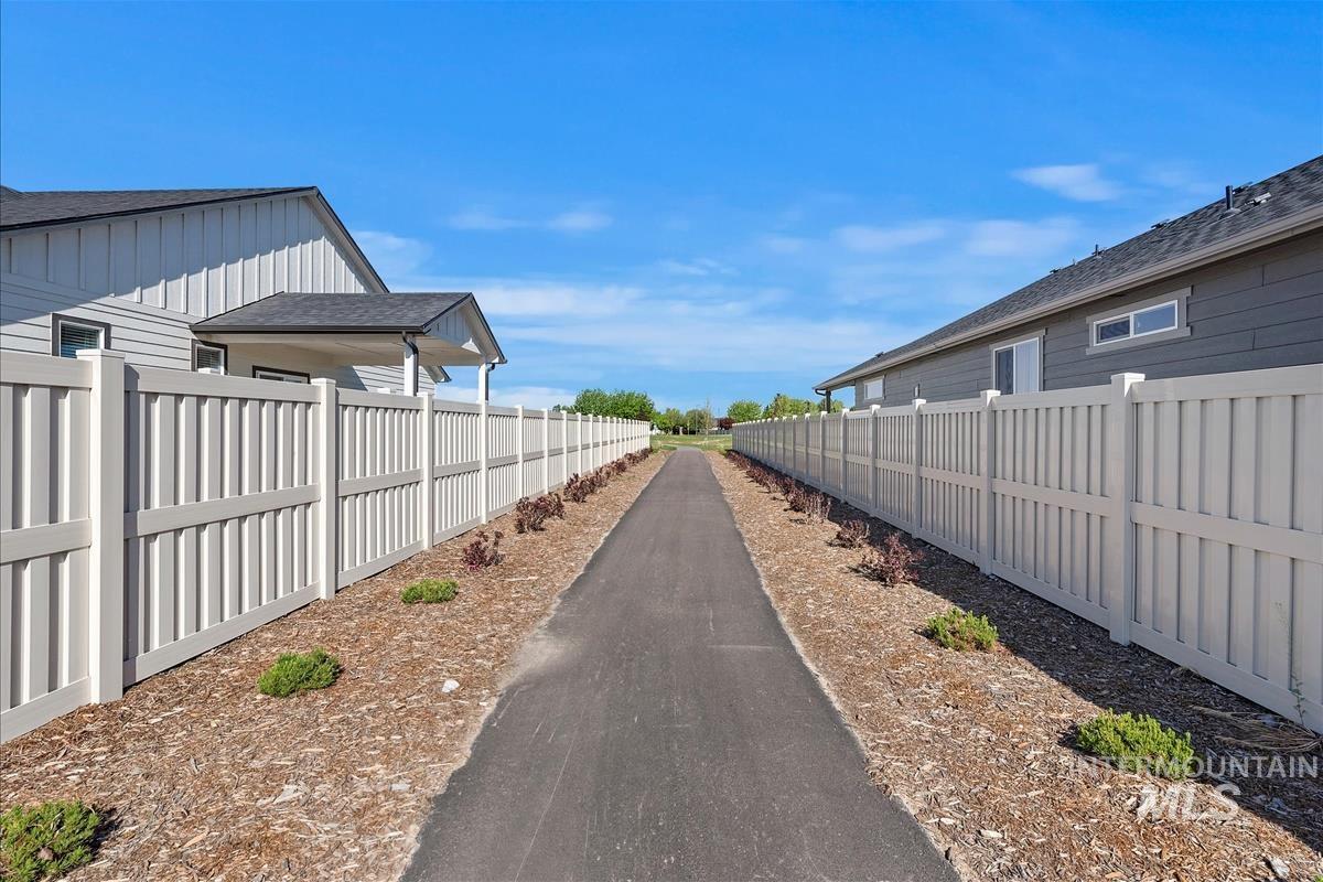 19271 Osane Way, Caldwell, Idaho 83605, 3 Bedrooms, 2 Bathrooms, Residential For Sale, Price $375,000, 98985511