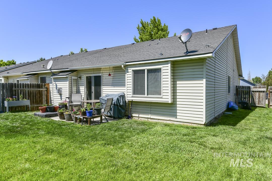 11691 W Blueberry Ave, Nampa, Idaho 83651, 3 Bedrooms, 2 Bathrooms, Residential Income For Sale, Price $324,900,MLS 98985517