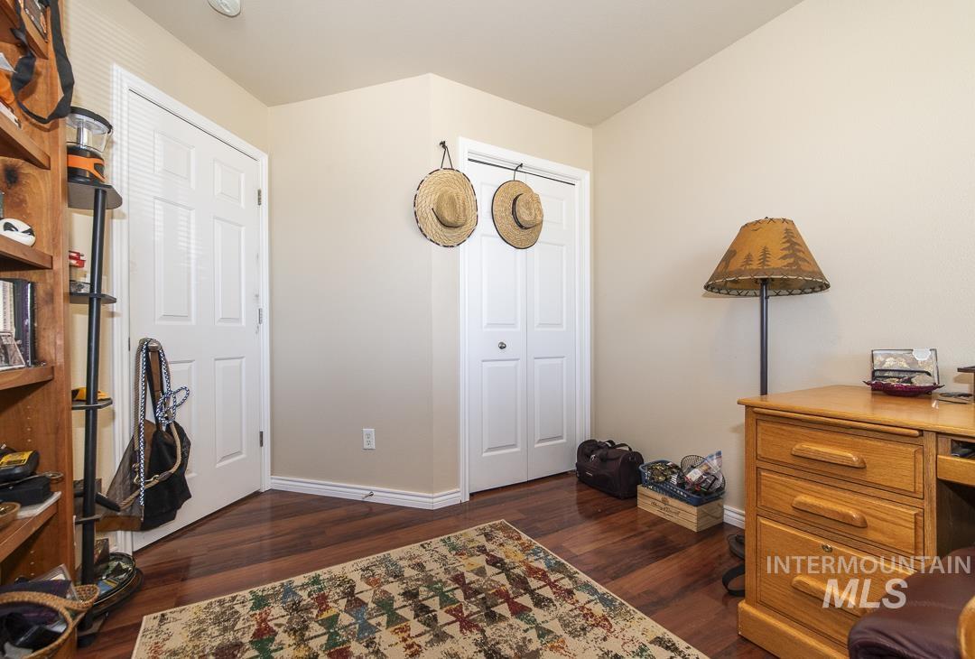11691 W Blueberry Ave, Nampa, Idaho 83651, 3 Bedrooms, 2 Bathrooms, Residential Income For Sale, Price $324,900,MLS 98985517