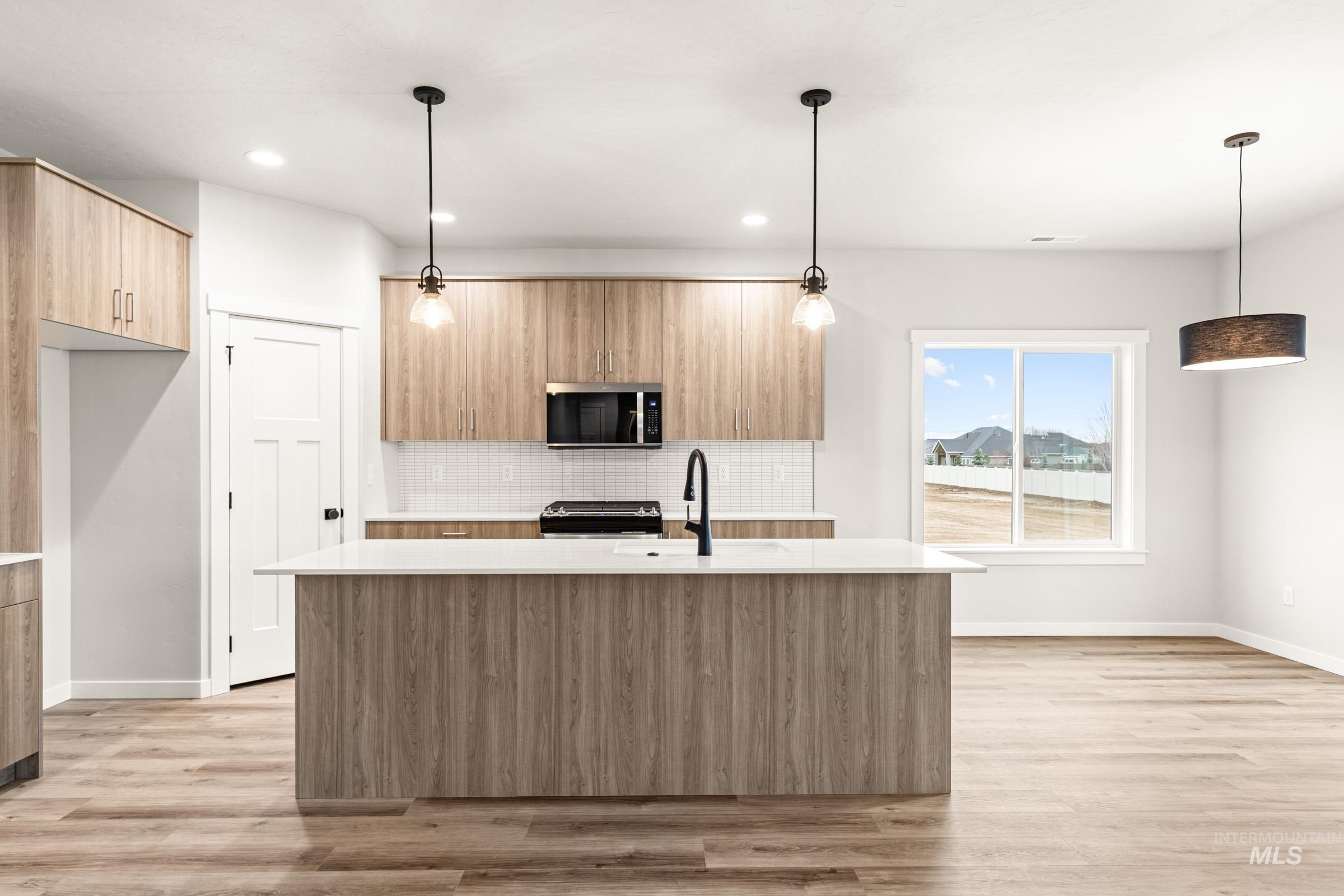 1240 W Pack River Dr, Meridian, Idaho 83642, 4 Bedrooms, 3 Bathrooms, Residential For Sale, Price $695,990,MLS 98985524