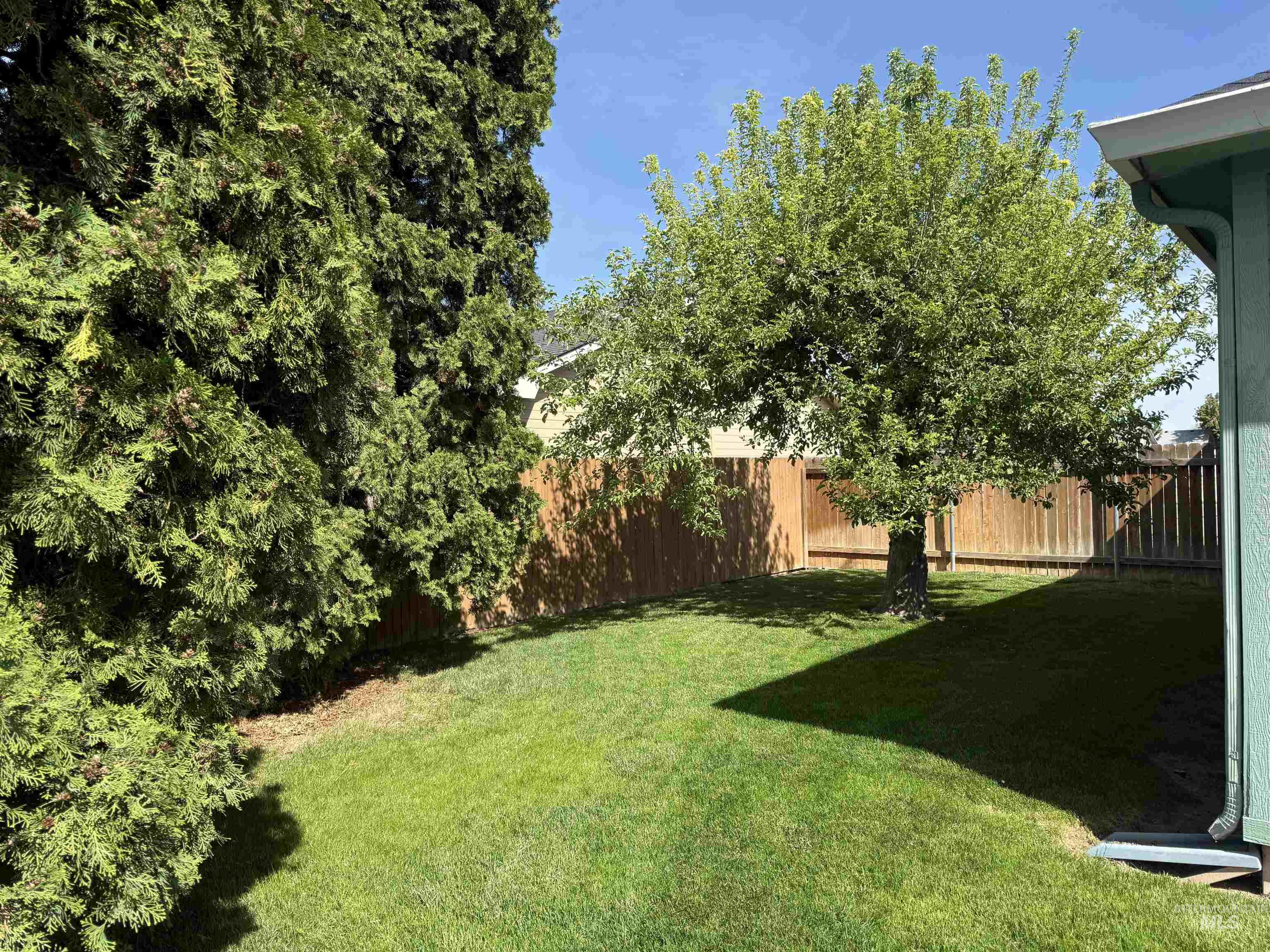 911 Sapphire Ct, Nampa, Idaho 83686, 3 Bedrooms, 2 Bathrooms, Residential For Sale, Price $363,999, 98985526