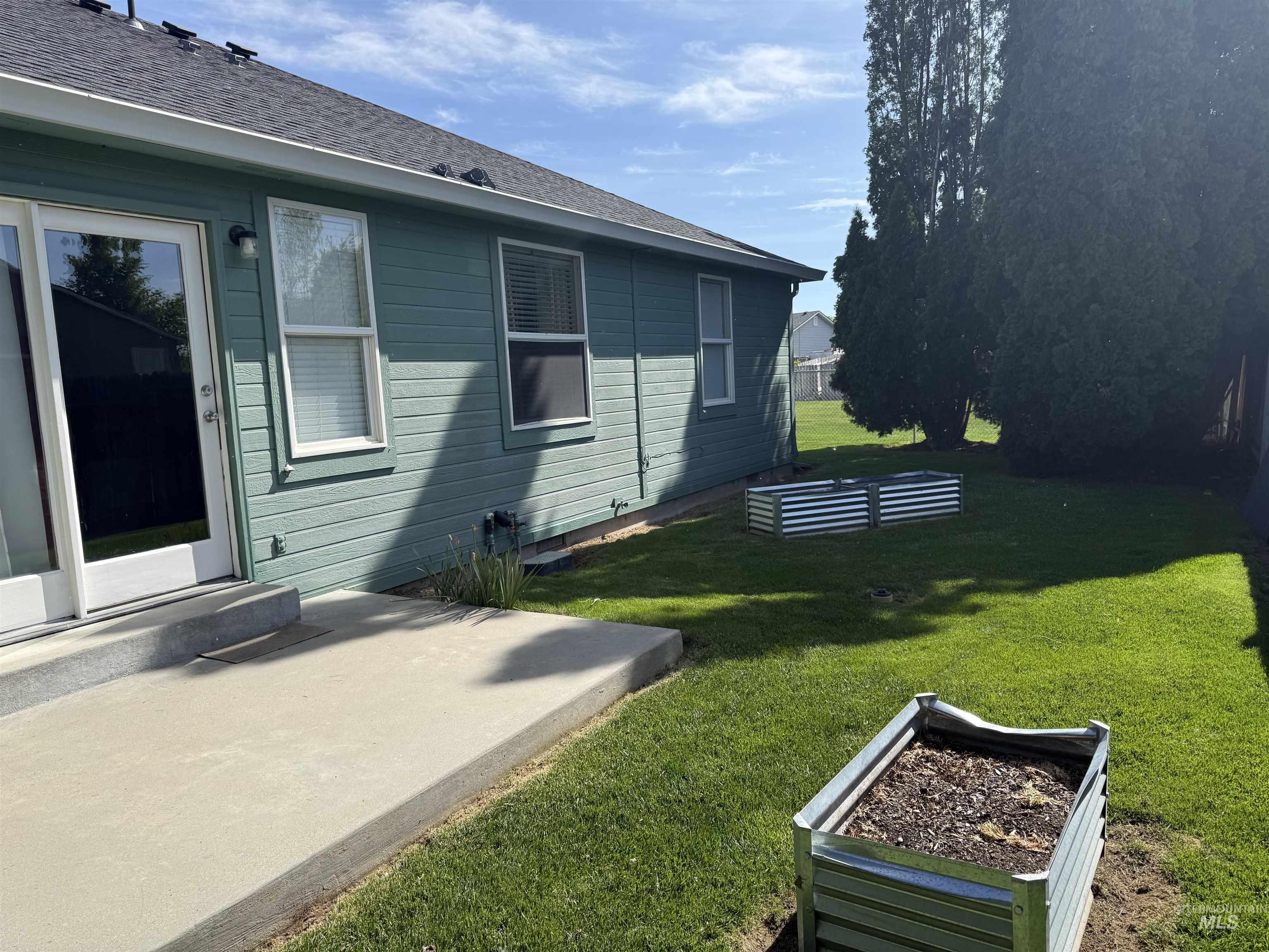 911 Sapphire Ct, Nampa, Idaho 83686, 3 Bedrooms, 2 Bathrooms, Residential For Sale, Price $363,999, 98985526