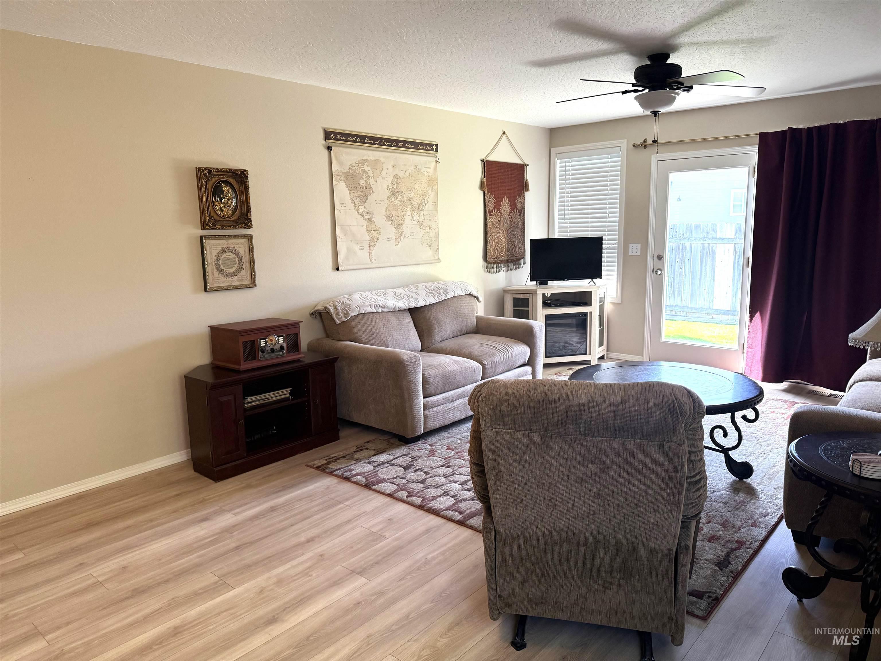 911 Sapphire Ct, Nampa, Idaho 83686, 3 Bedrooms, 2 Bathrooms, Residential For Sale, Price $363,999, 98985526