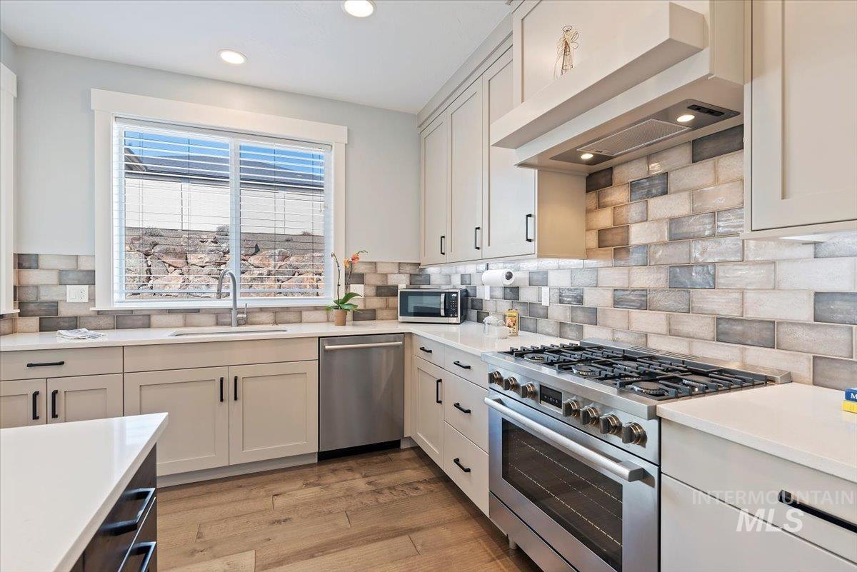 11492 W Gladiola Street, Star, Idaho 83669-6313, 3 Bedrooms, 2.5 Bathrooms, Residential For Sale, Price $614,756,MLS 98985531
