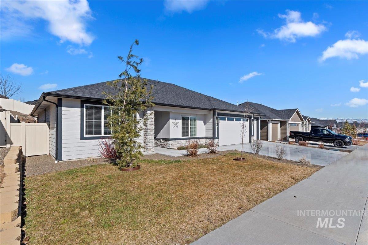 11492 W Gladiola Street, Star, Idaho 83669-6313, 3 Bedrooms, 2.5 Bathrooms, Residential For Sale, Price $614,756,MLS 98985531