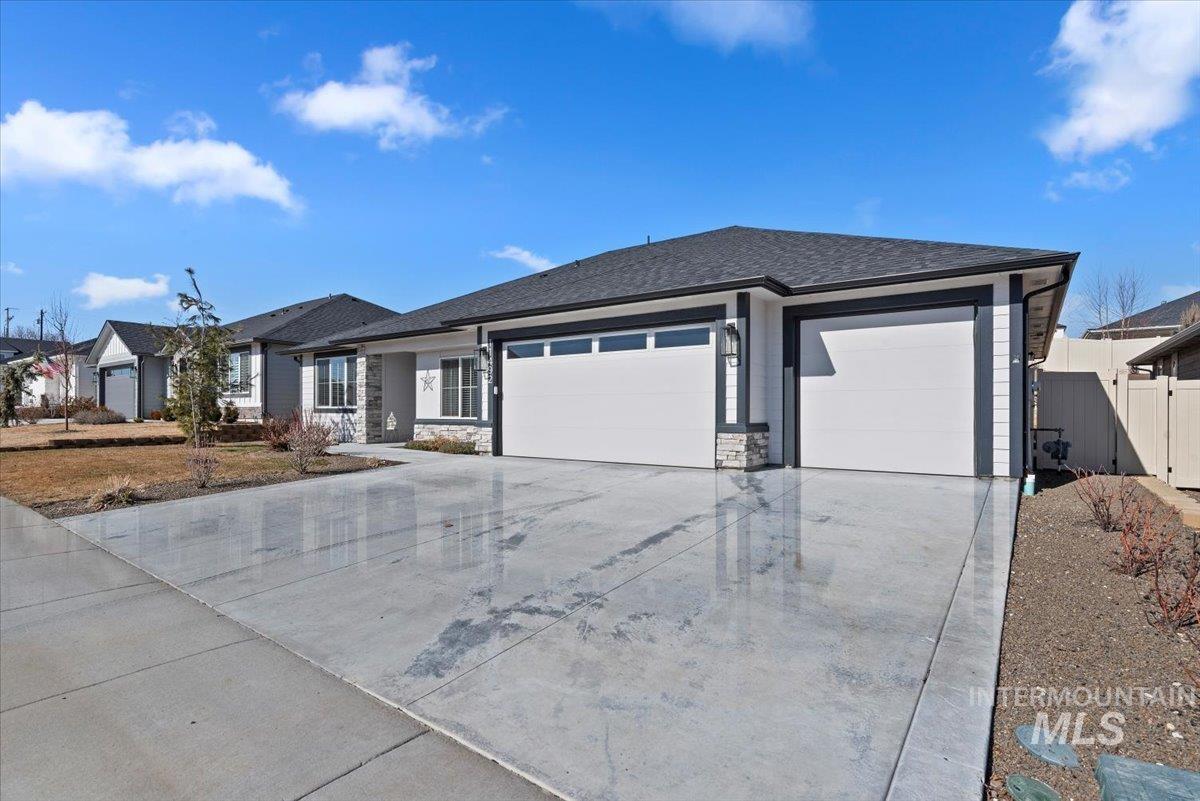 11492 W Gladiola Street, Star, Idaho 83669-6313, 3 Bedrooms, 2.5 Bathrooms, Residential For Sale, Price $614,756,MLS 98985531