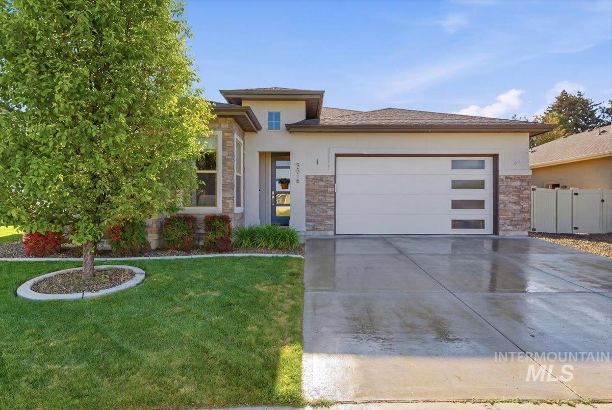 9516 S Blue Oak Ave, Kuna, Idaho 83634, 3 Bedrooms, 2.5 Bathrooms, Residential For Sale, Price $569,000, 98985536