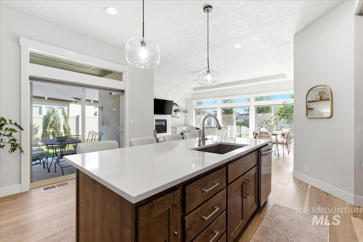 9516 S Blue Oak Ave, Kuna, Idaho 83634, 3 Bedrooms, 2.5 Bathrooms, Residential For Sale, Price $569,000, 98985536