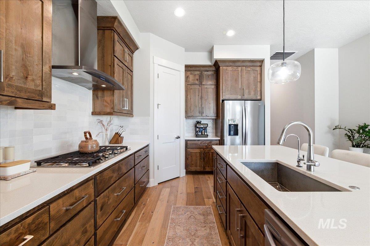 9516 S Blue Oak Ave, Kuna, Idaho 83634, 3 Bedrooms, 2.5 Bathrooms, Residential For Sale, Price $569,000, 98985536
