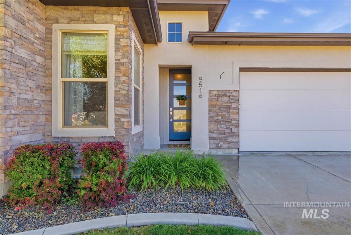 9516 S Blue Oak Ave, Kuna, Idaho 83634, 3 Bedrooms, 2.5 Bathrooms, Residential For Sale, Price $569,000, 98985536
