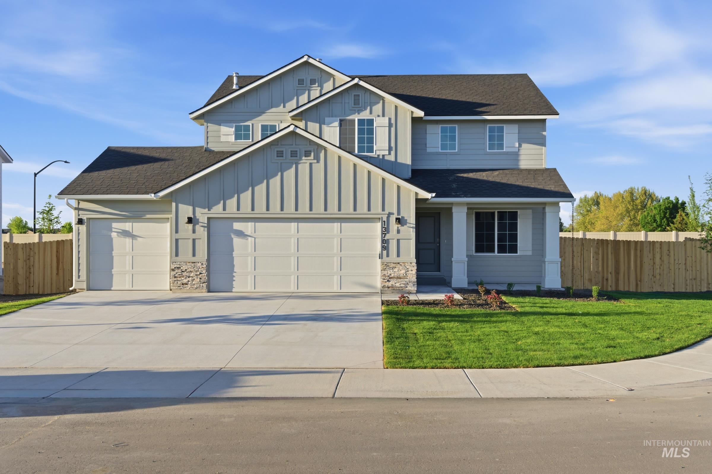 13709 Redway Ct, Caldwell, Idaho 83607, 4 Bedrooms, 2.5 Bathrooms, Residential For Sale, Price $462,990, 98985539