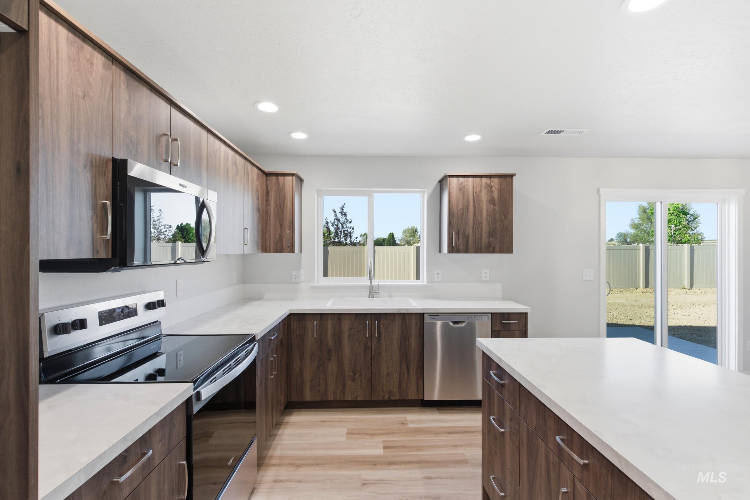 13709 Redway Ct, Caldwell, Idaho 83607, 4 Bedrooms, 2.5 Bathrooms, Residential For Sale, Price $462,990, 98985539